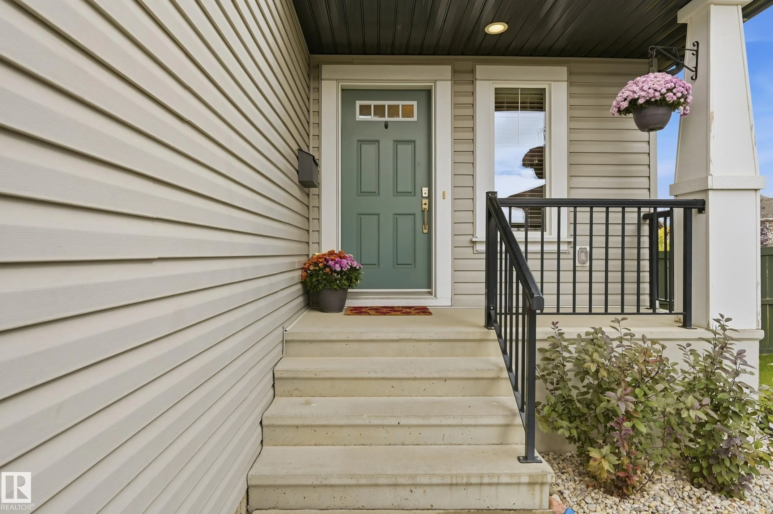 715 CACHE Place