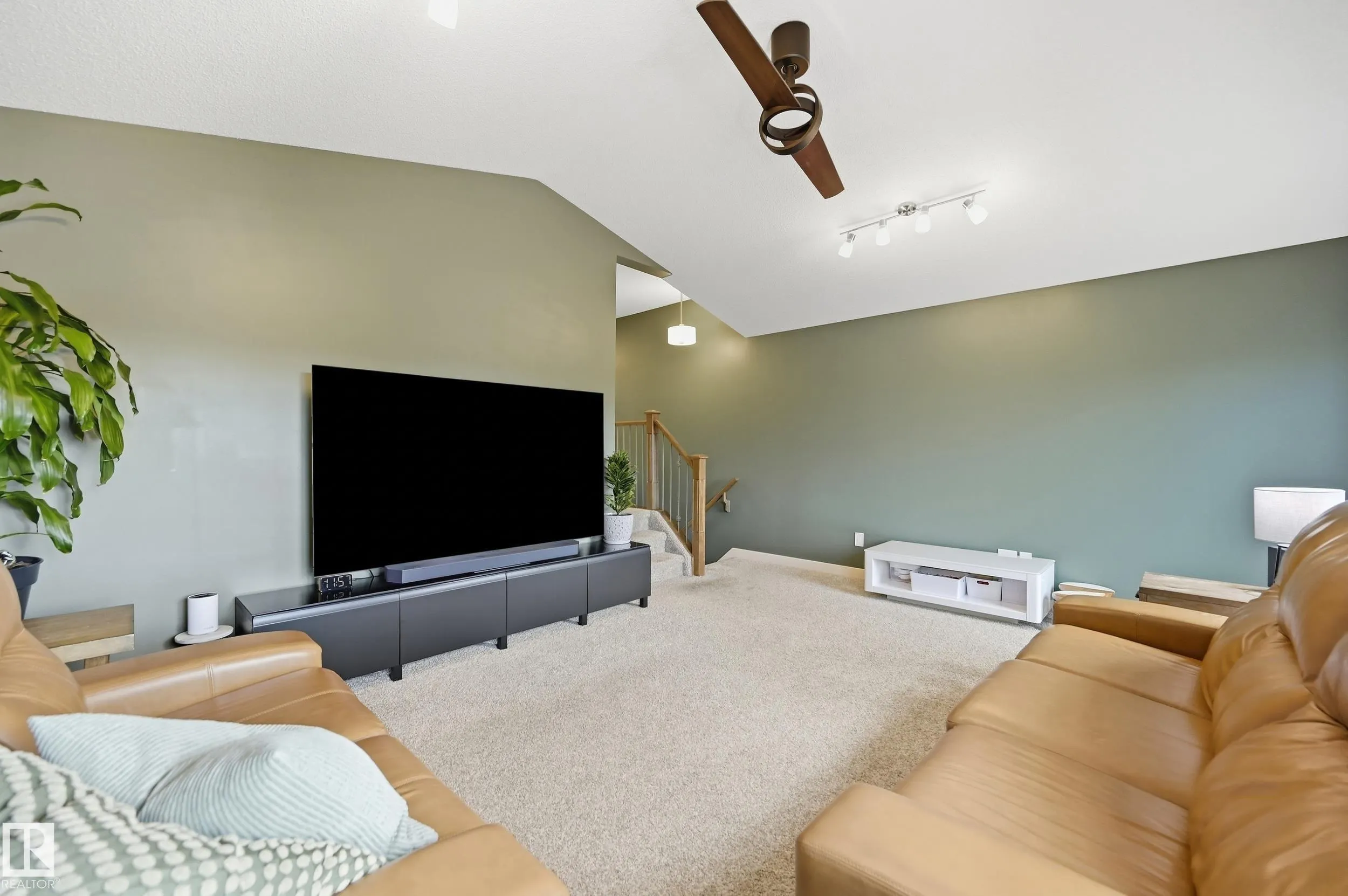 715 CACHE Place