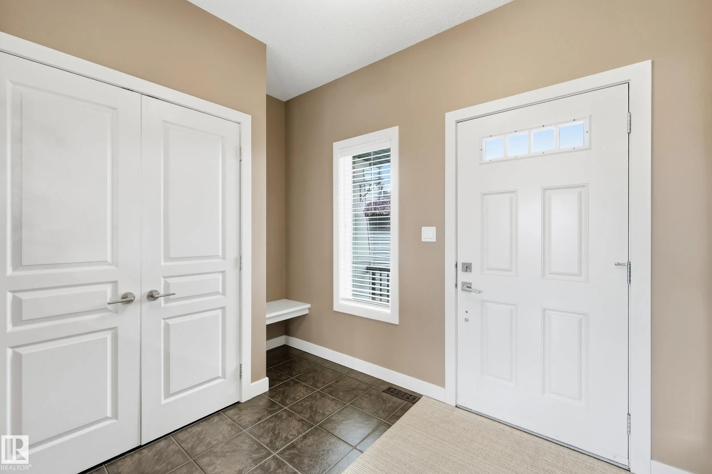715 CACHE Place