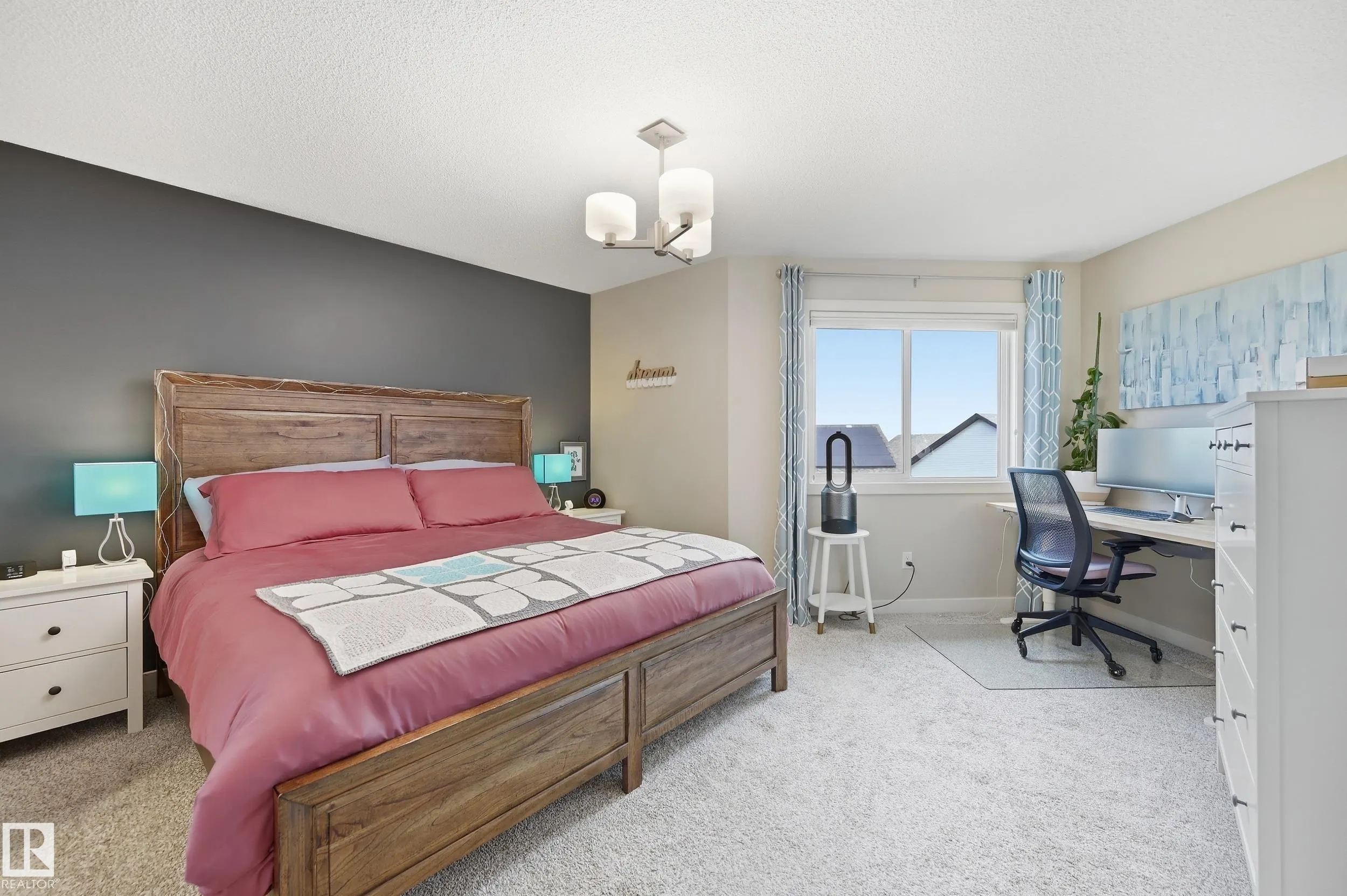 715 CACHE Place