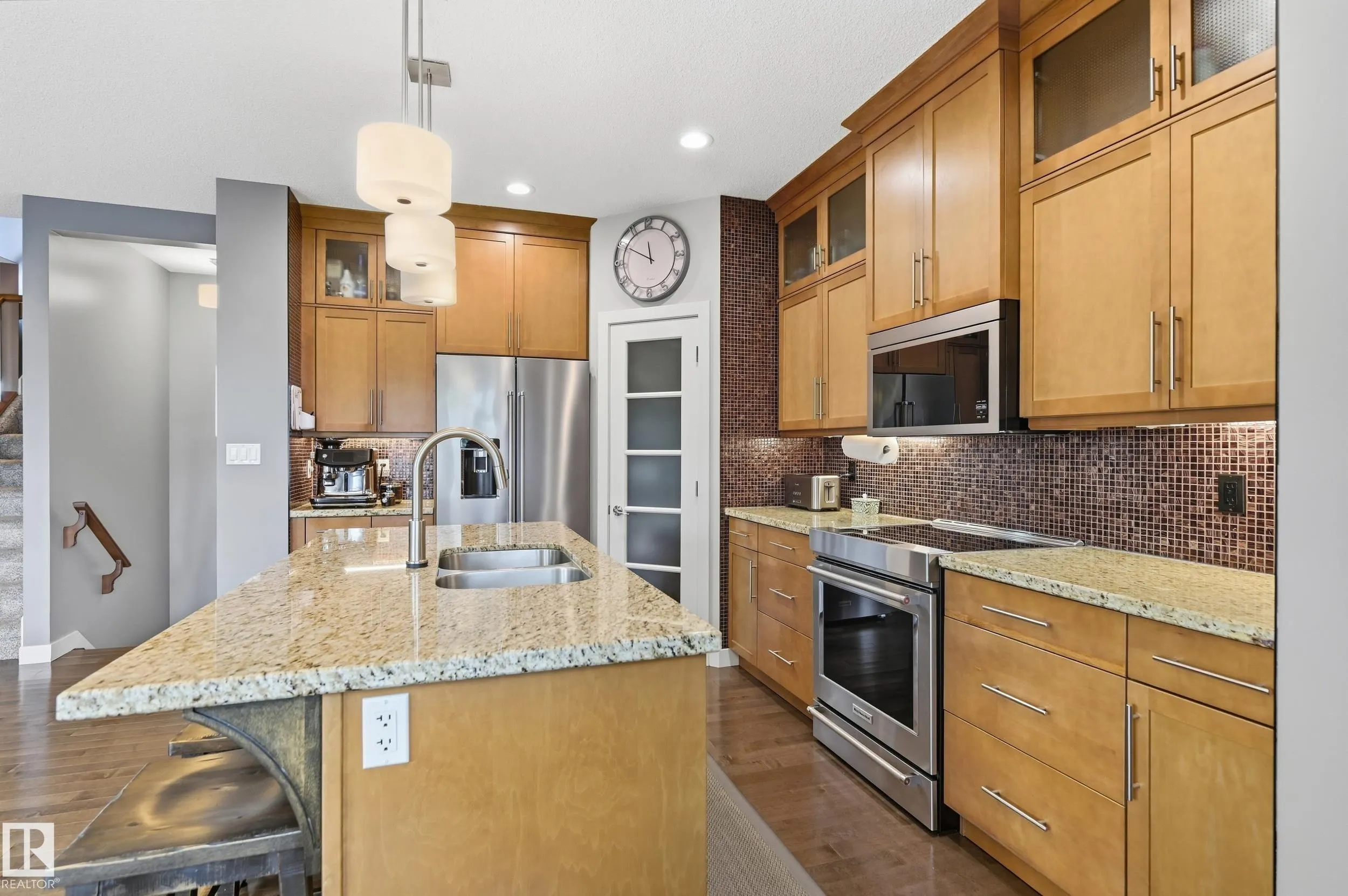 715 CACHE Place