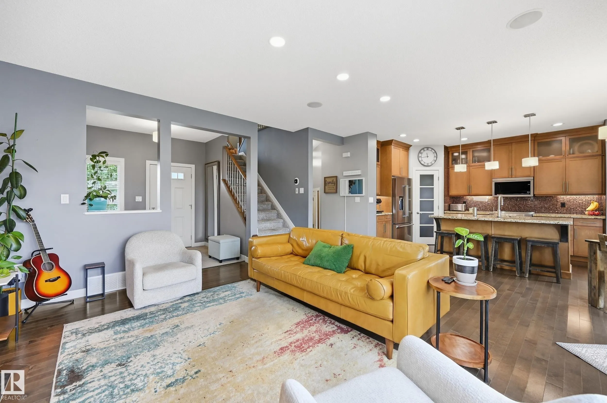 715 CACHE Place