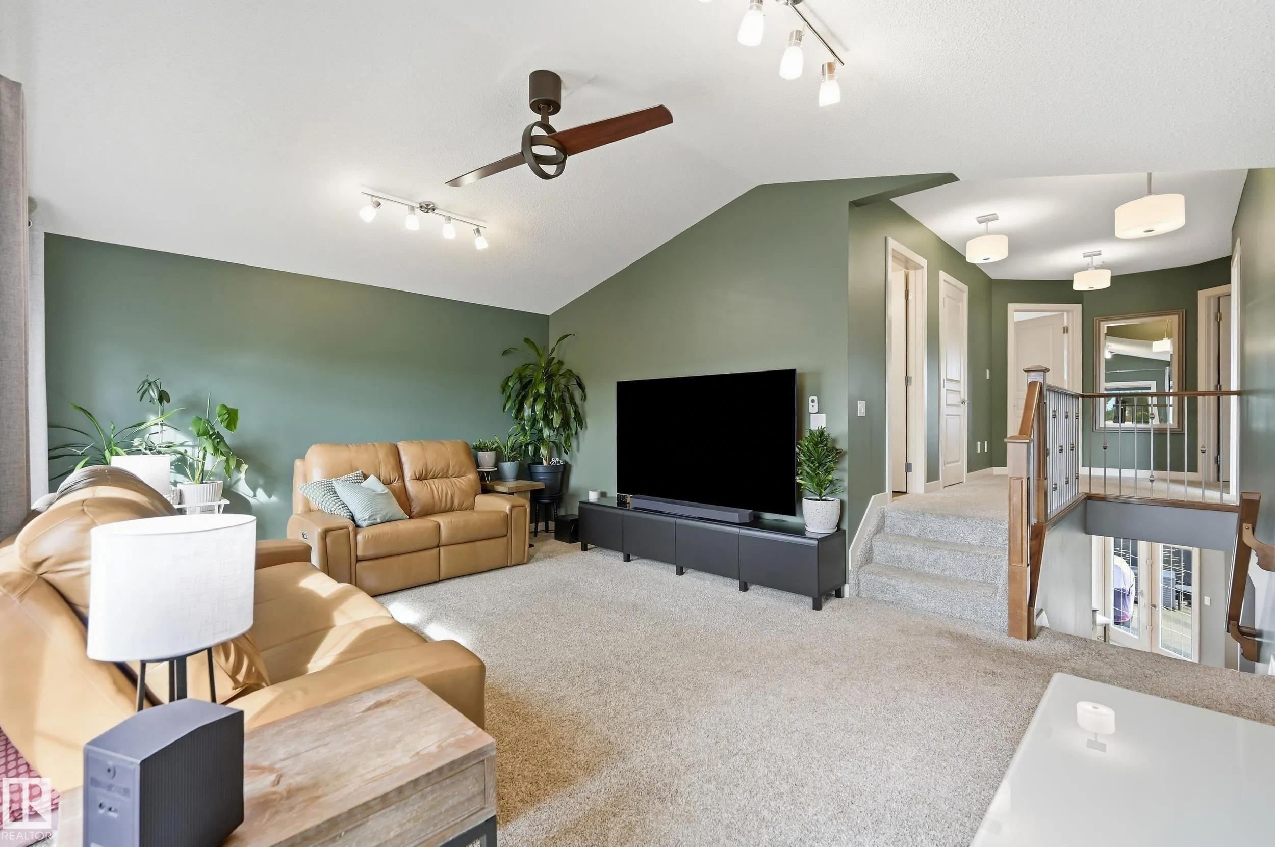 715 CACHE Place