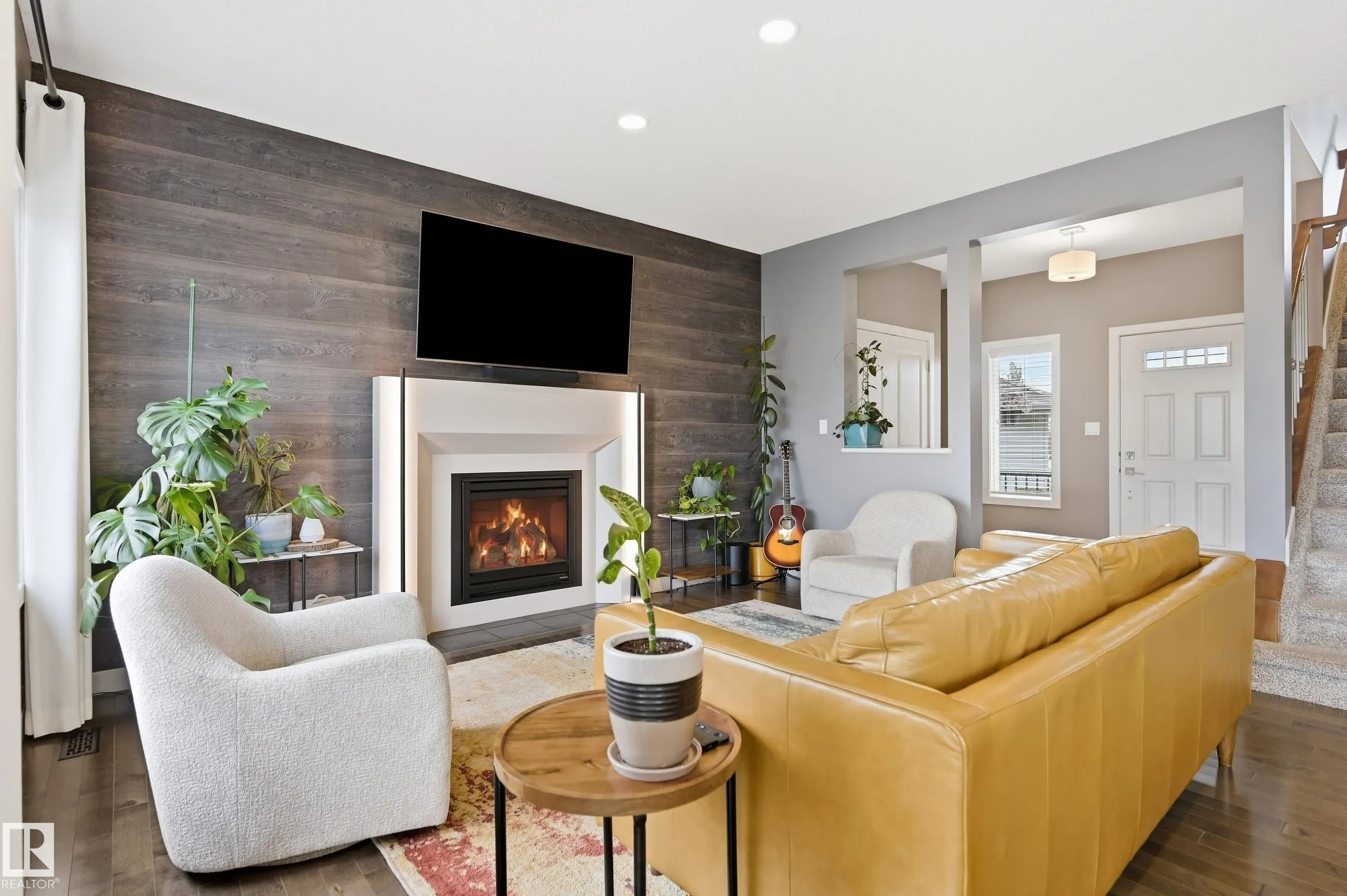 715 CACHE Place