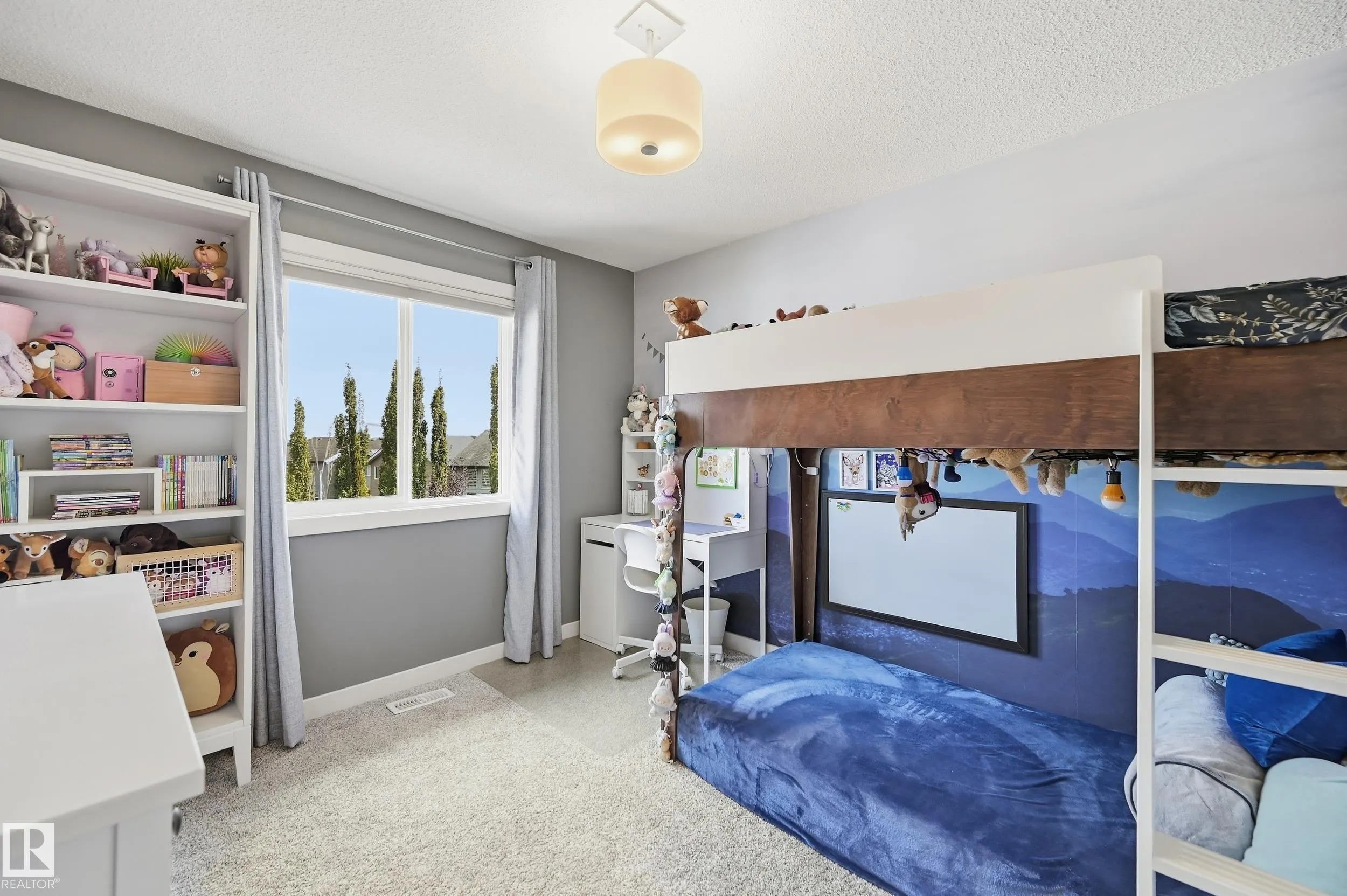 715 CACHE Place