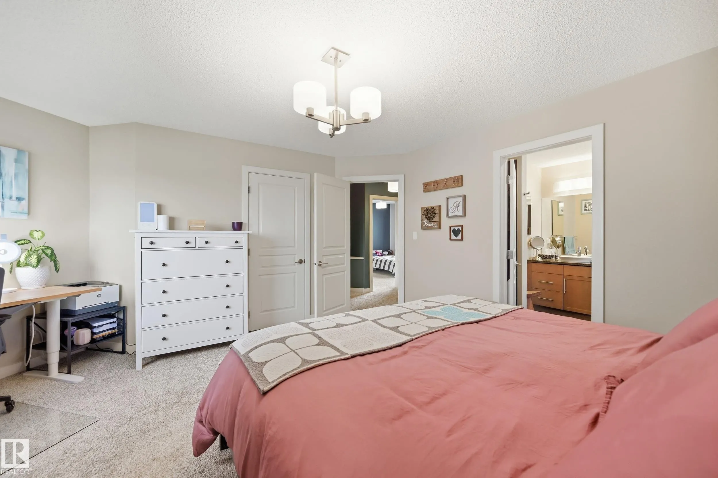 715 CACHE Place