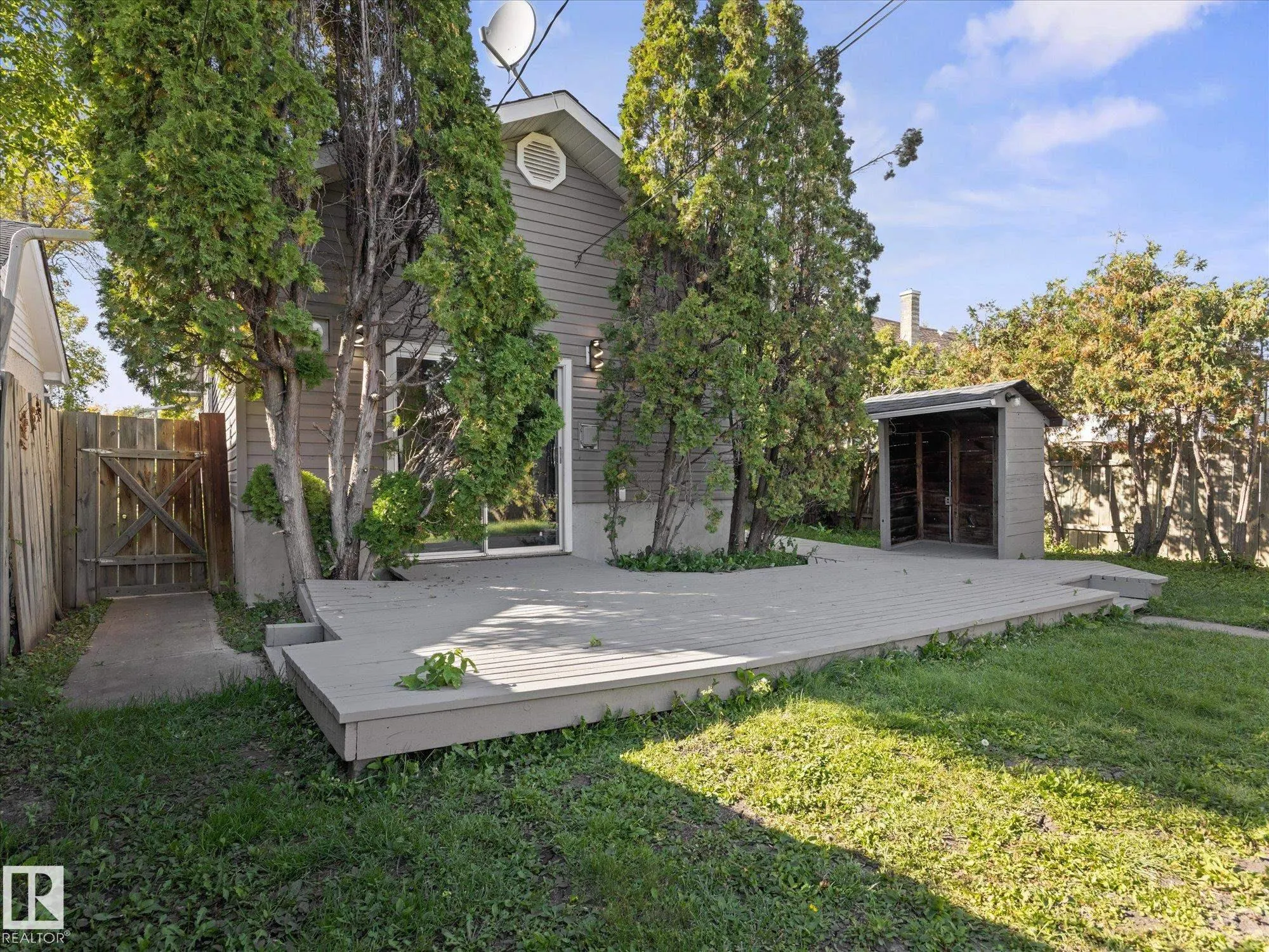 11211 104 Street