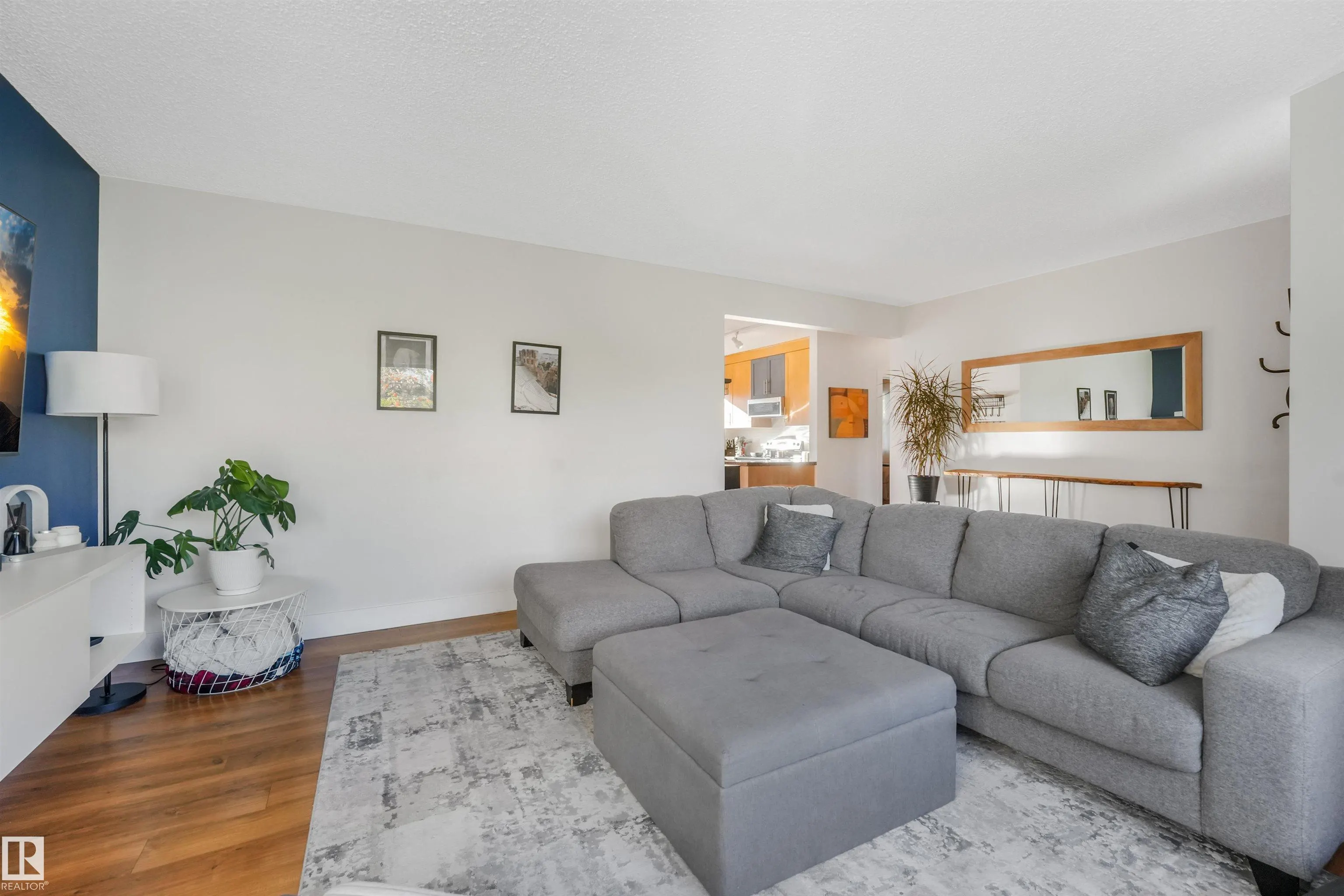 10906 118 Street