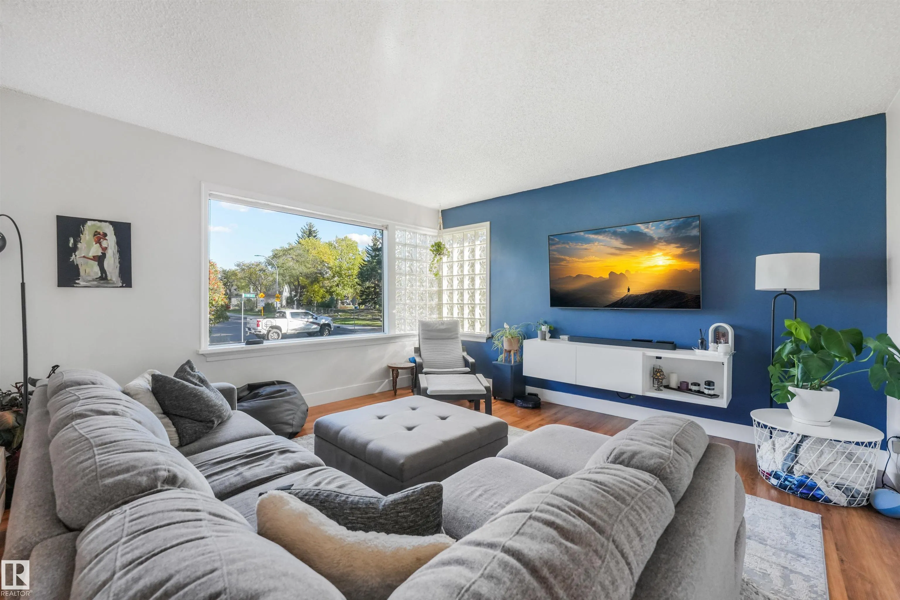 10906 118 Street