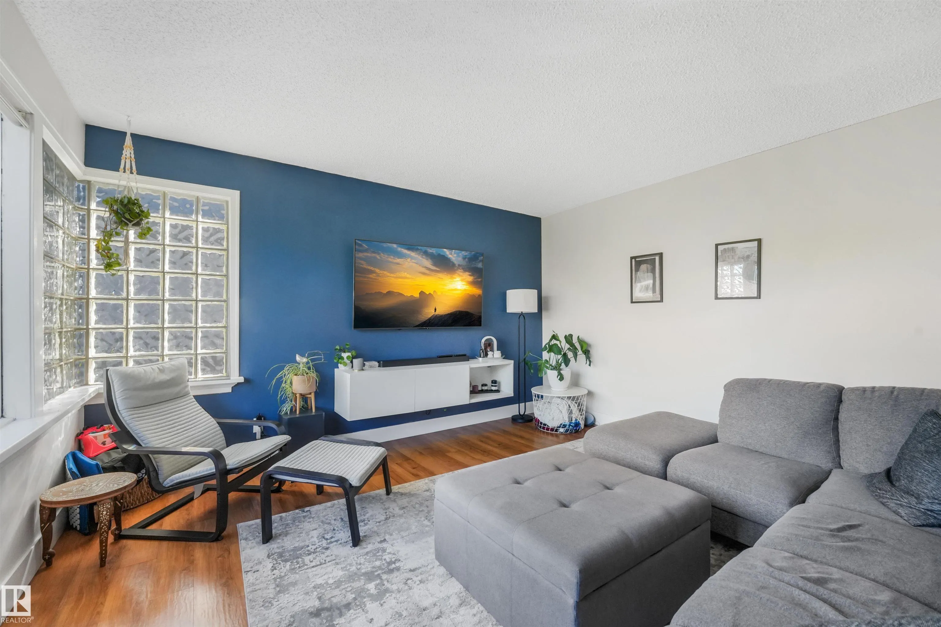 10906 118 Street