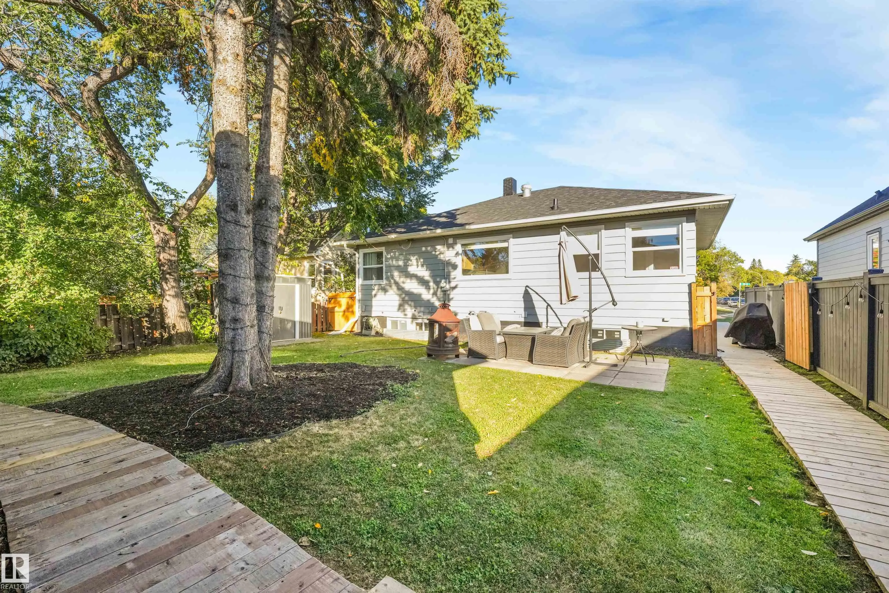 10906 118 Street