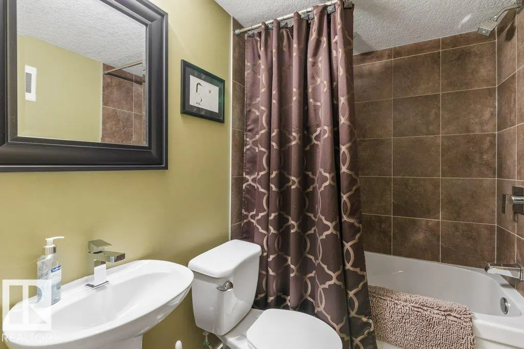2743 SPARROW Place