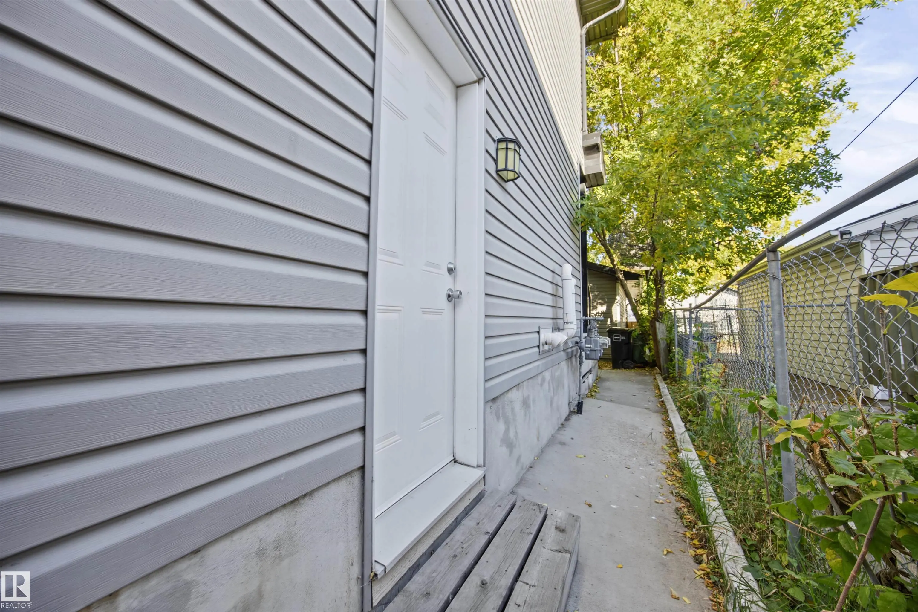 9626 106 Avenue