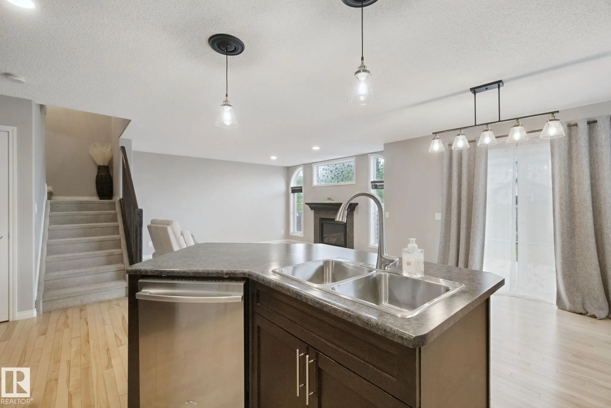 628 FOXTAIL Lane