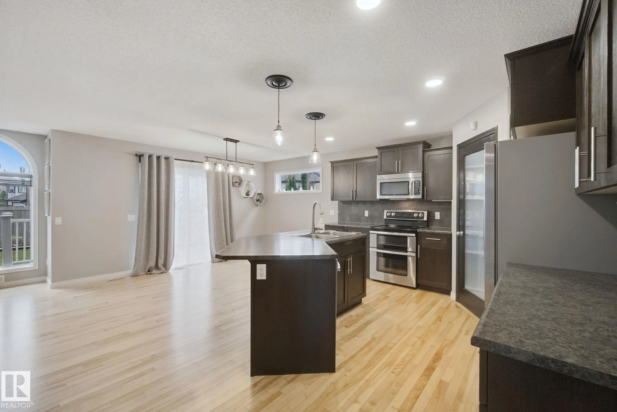 628 FOXTAIL Lane