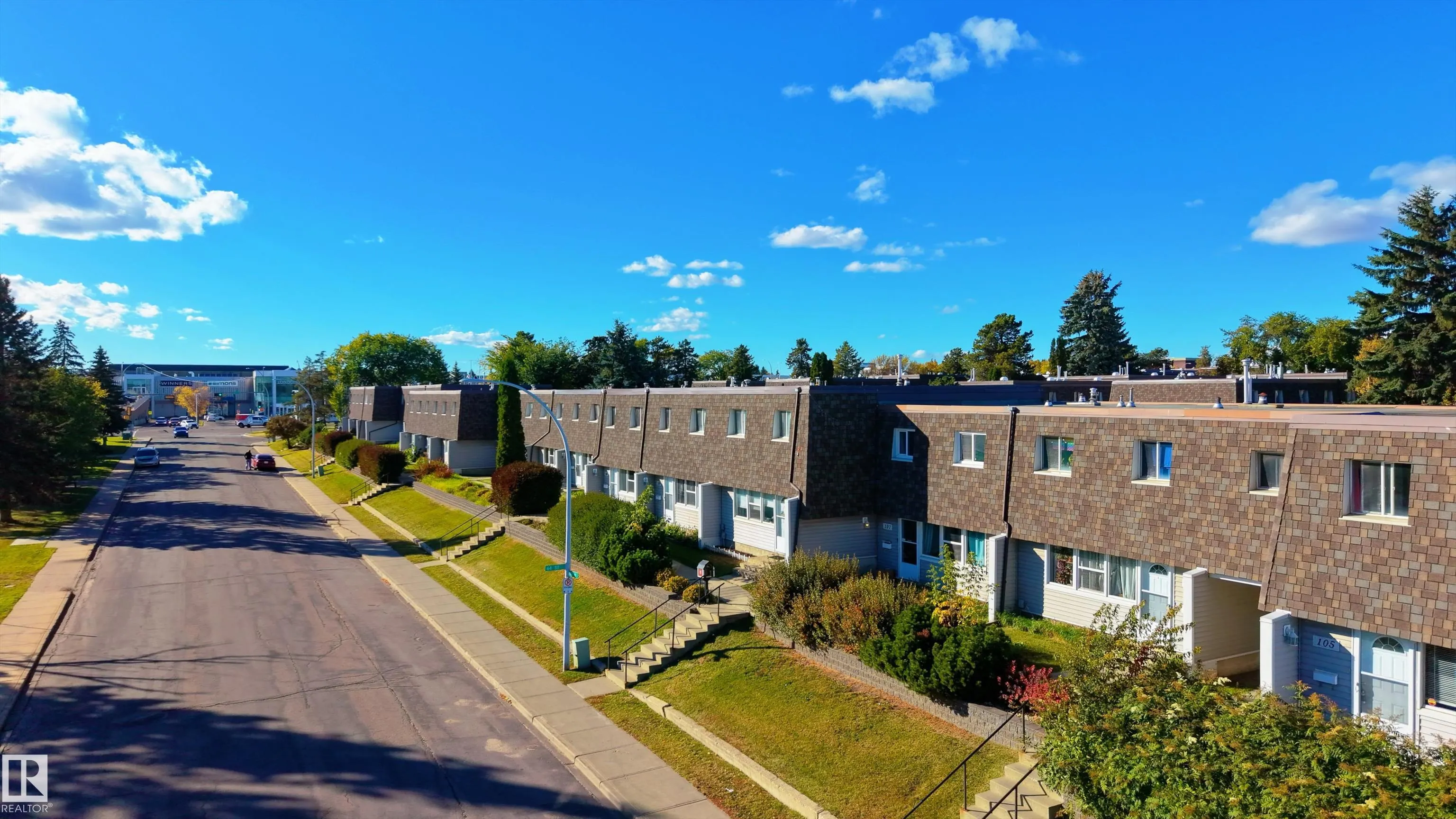 113 VILLAGE ON THE GREEN Green