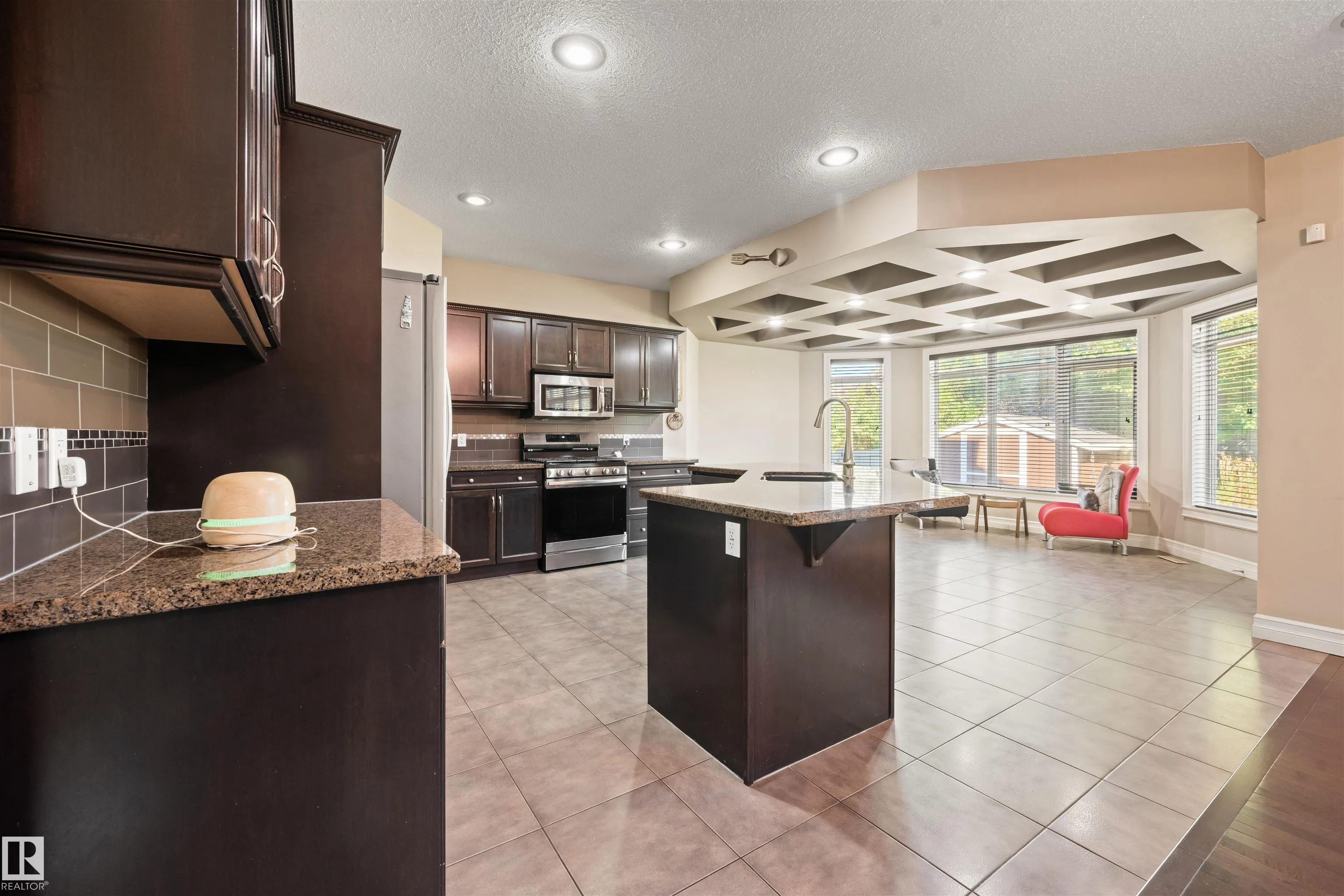 2422 WARRY Place