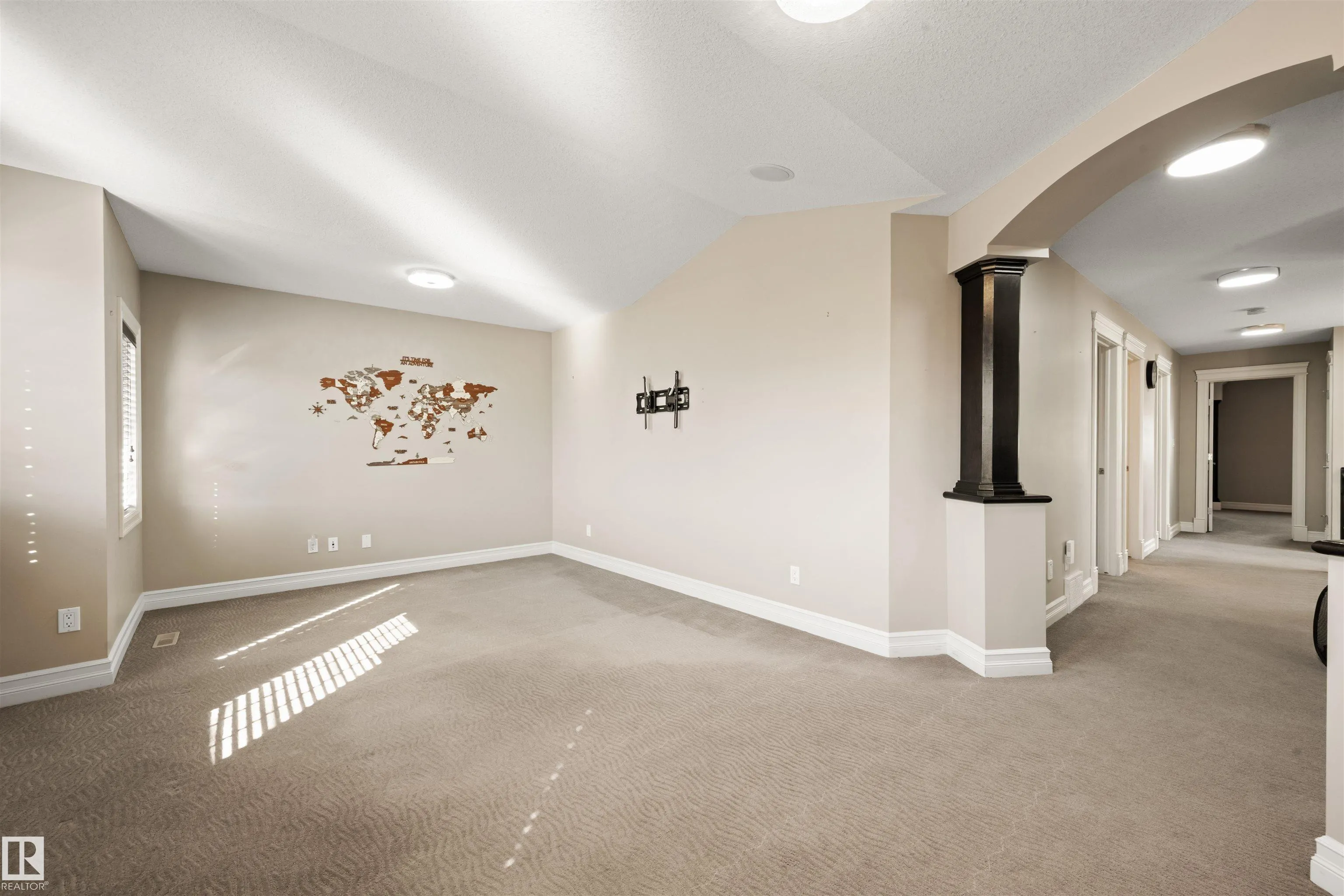 2422 WARRY Place