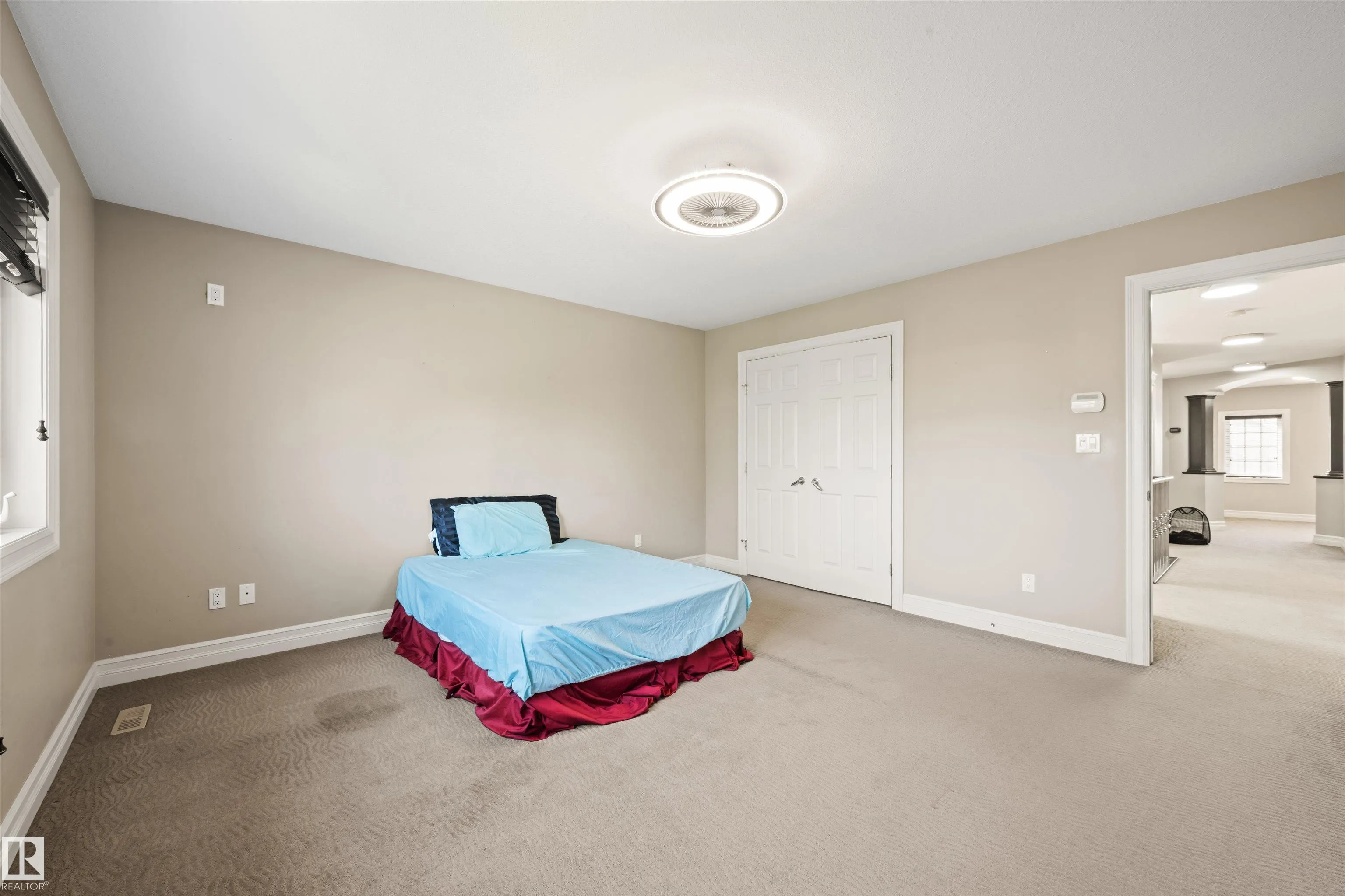 2422 WARRY Place