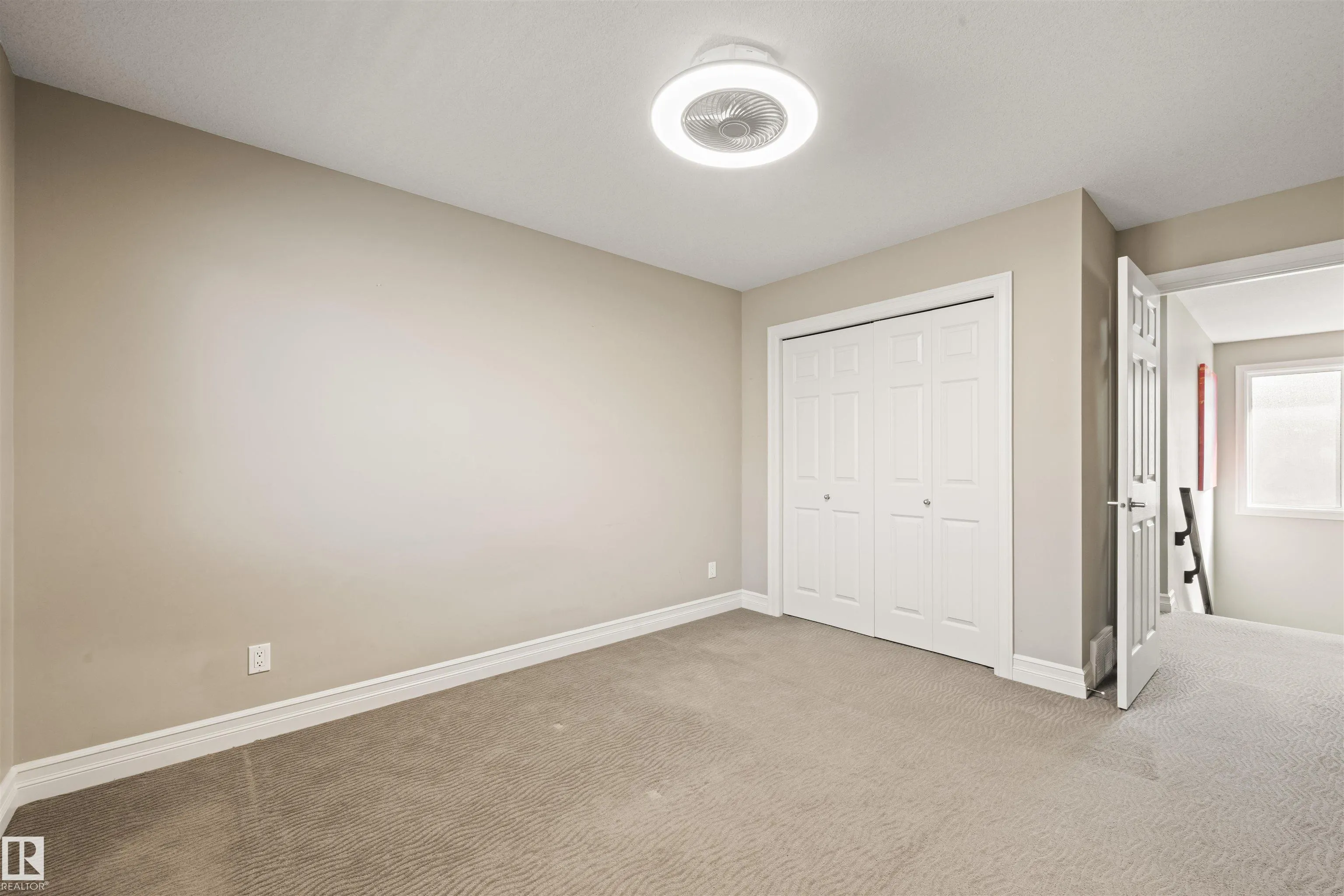 2422 WARRY Place
