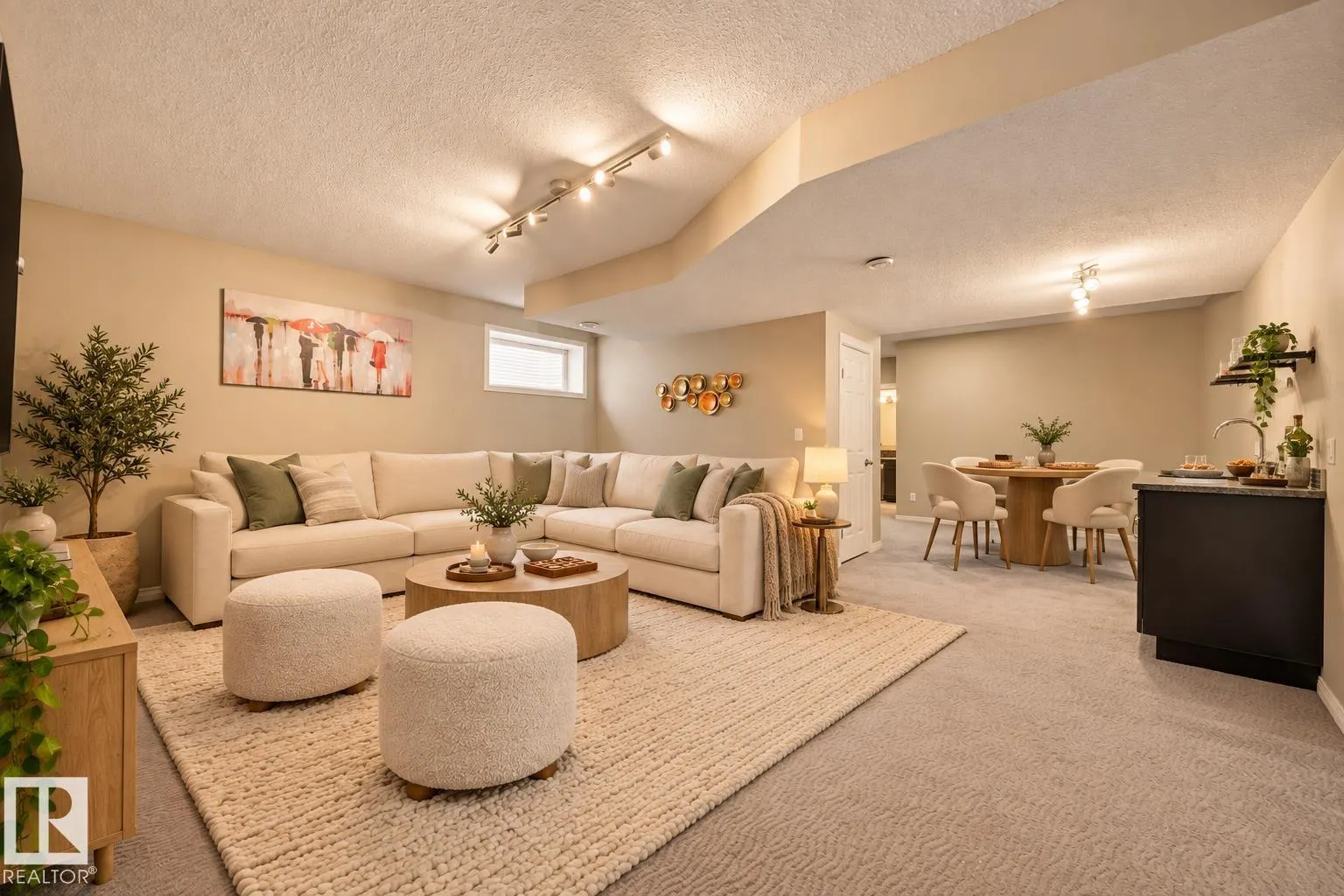 2422 WARRY Place