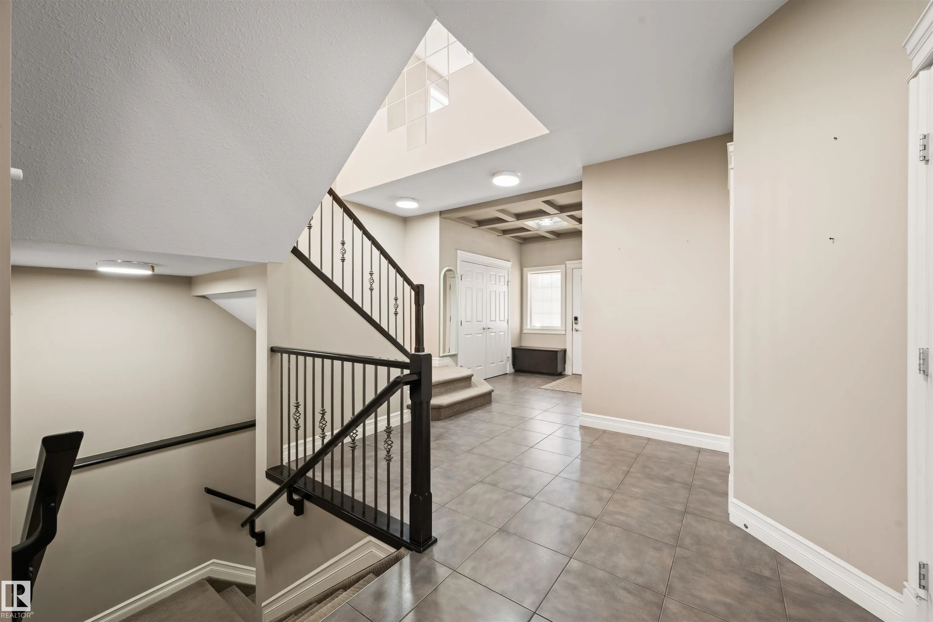 2422 WARRY Place