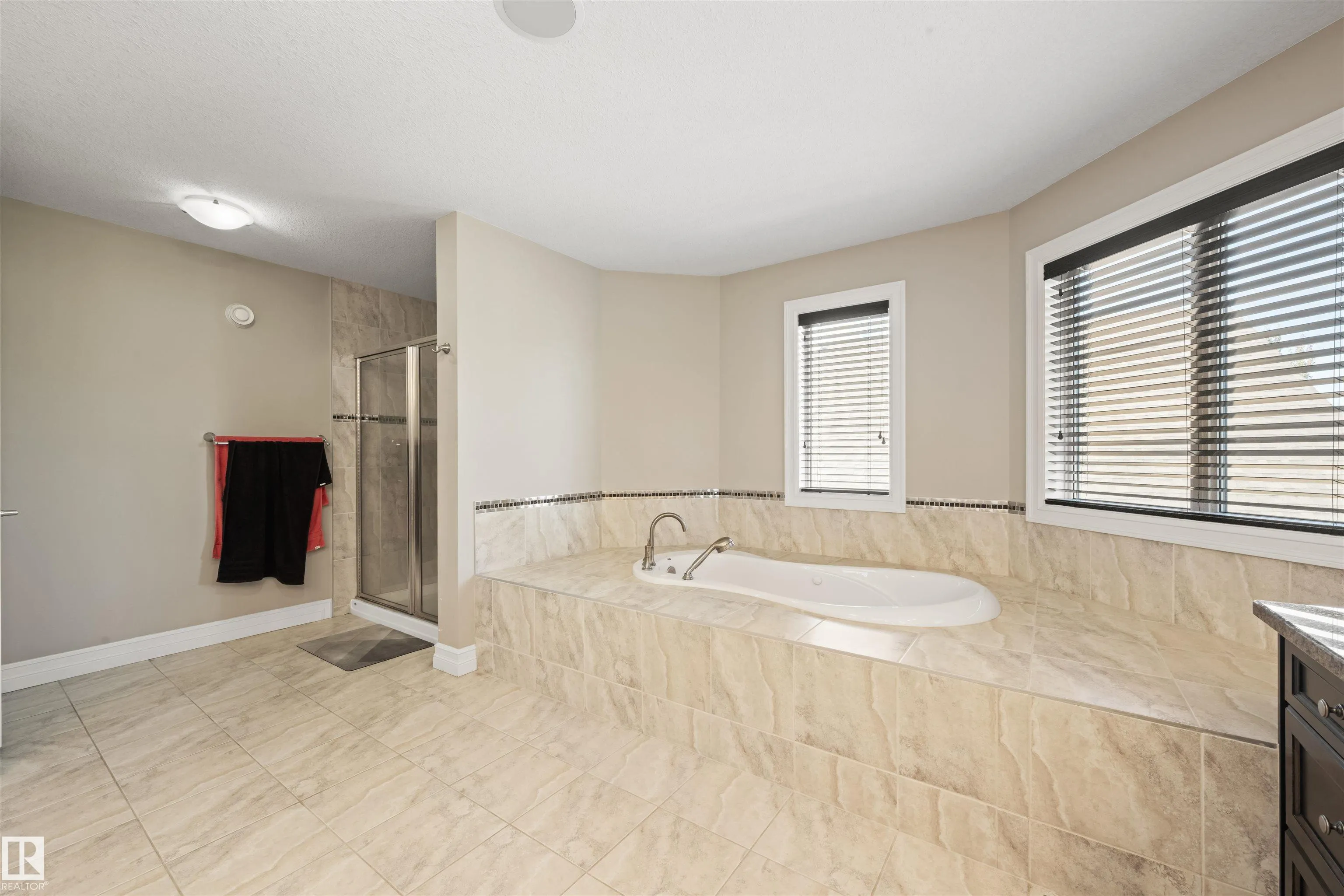 2422 WARRY Place