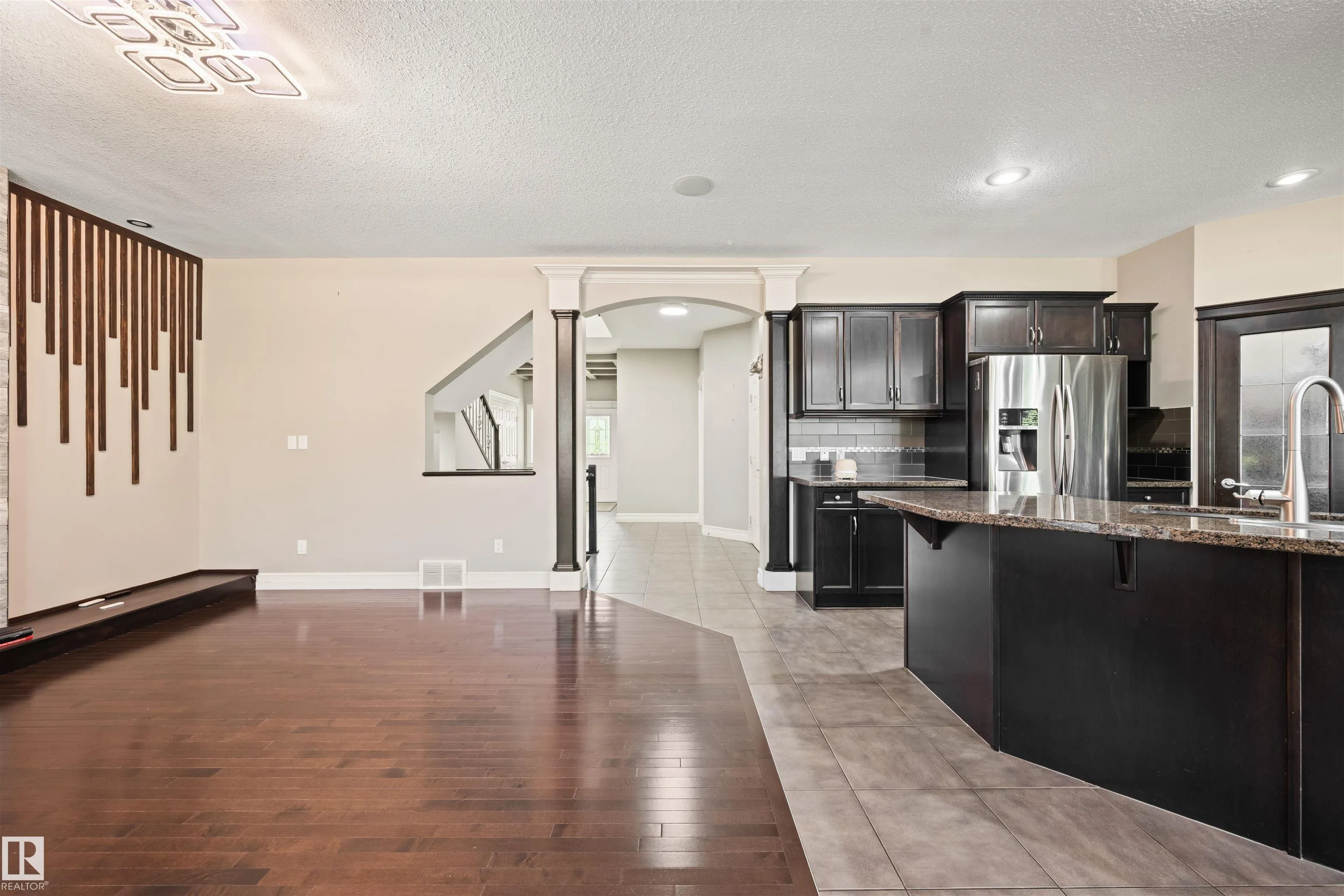 2422 WARRY Place