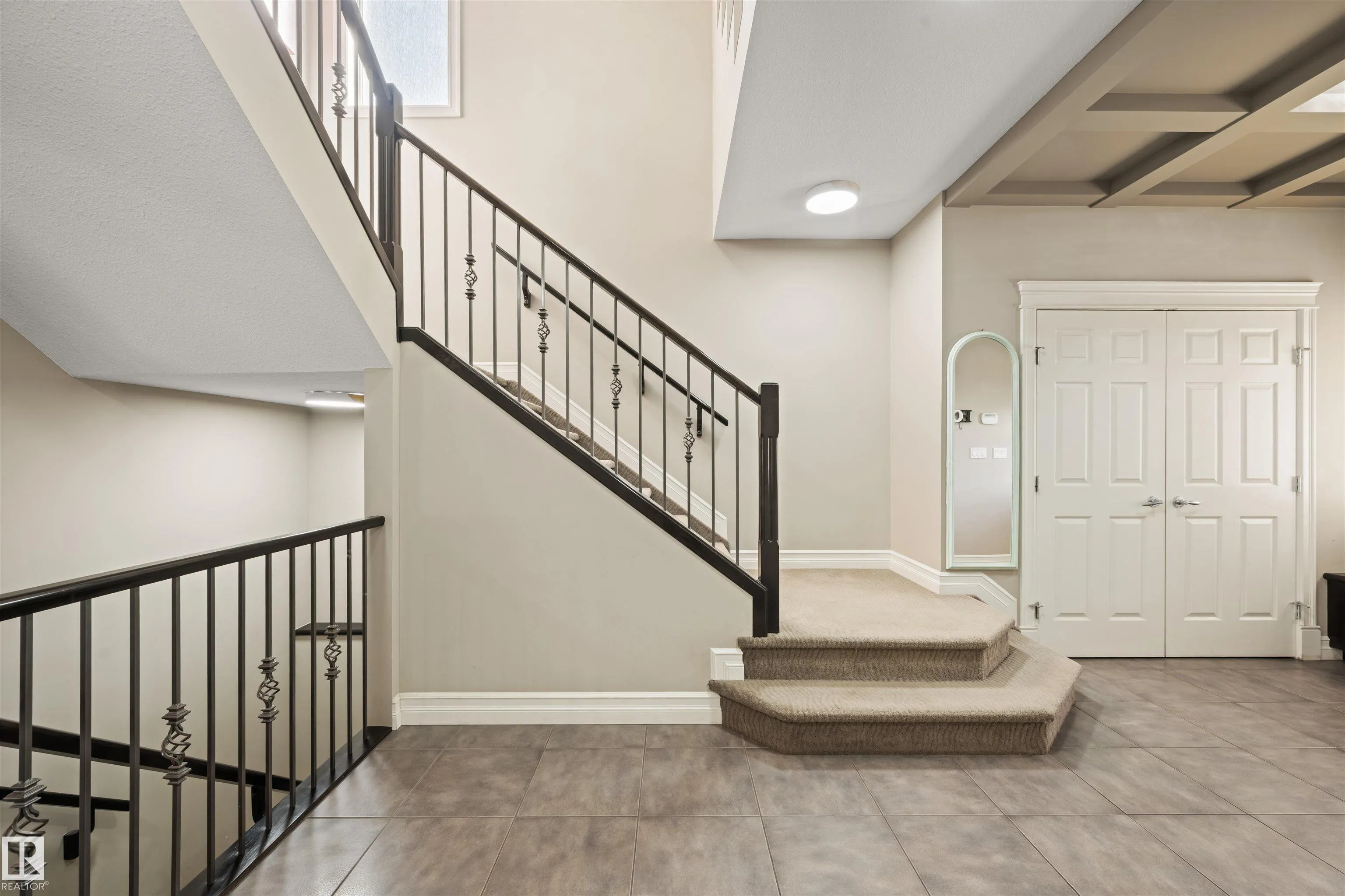 2422 WARRY Place