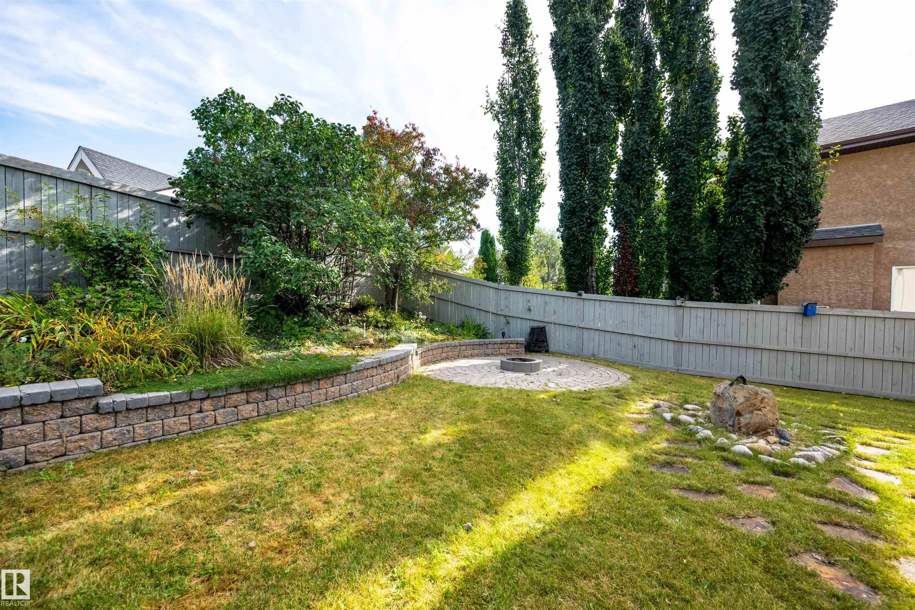 2422 WARRY Place