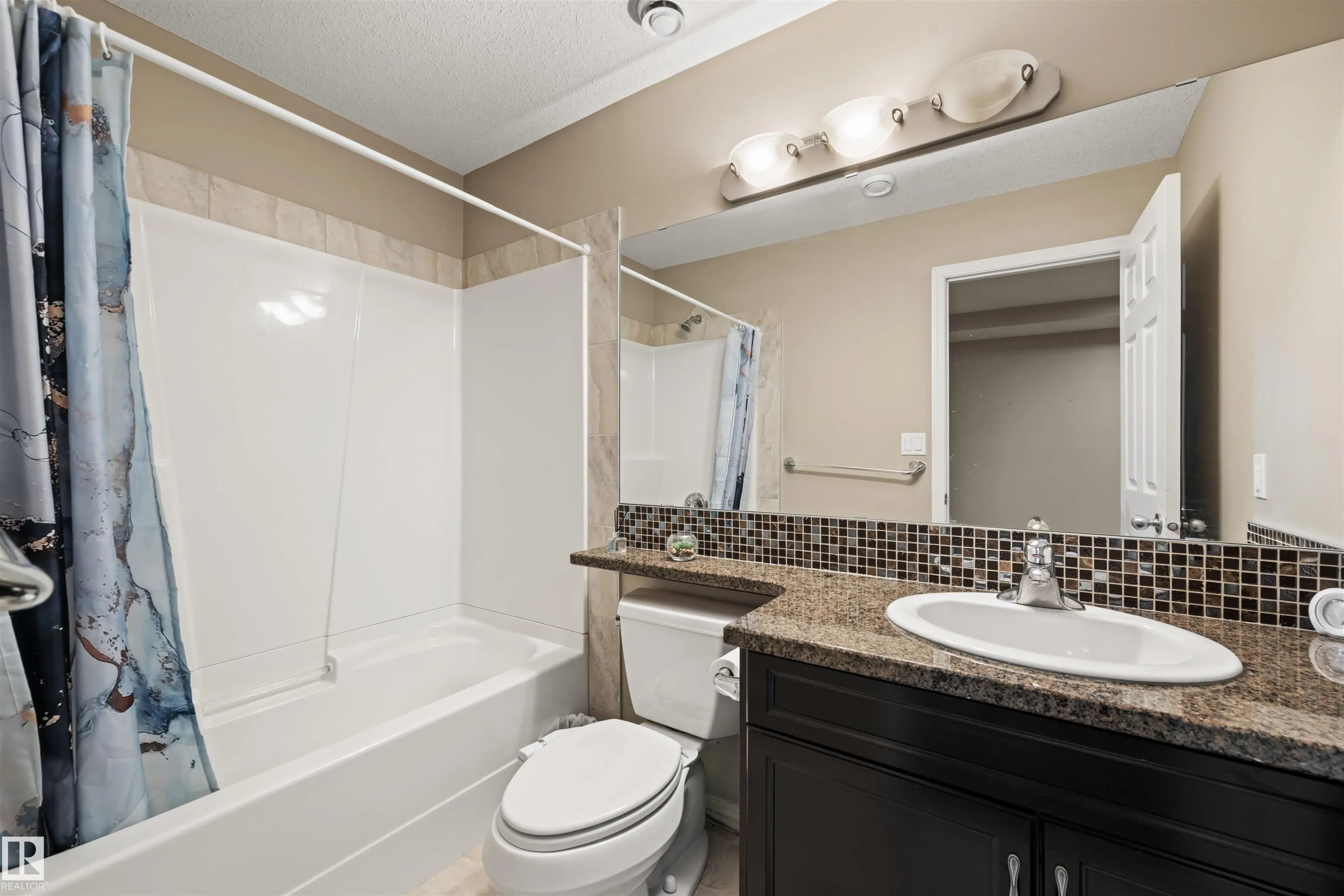 2422 WARRY Place