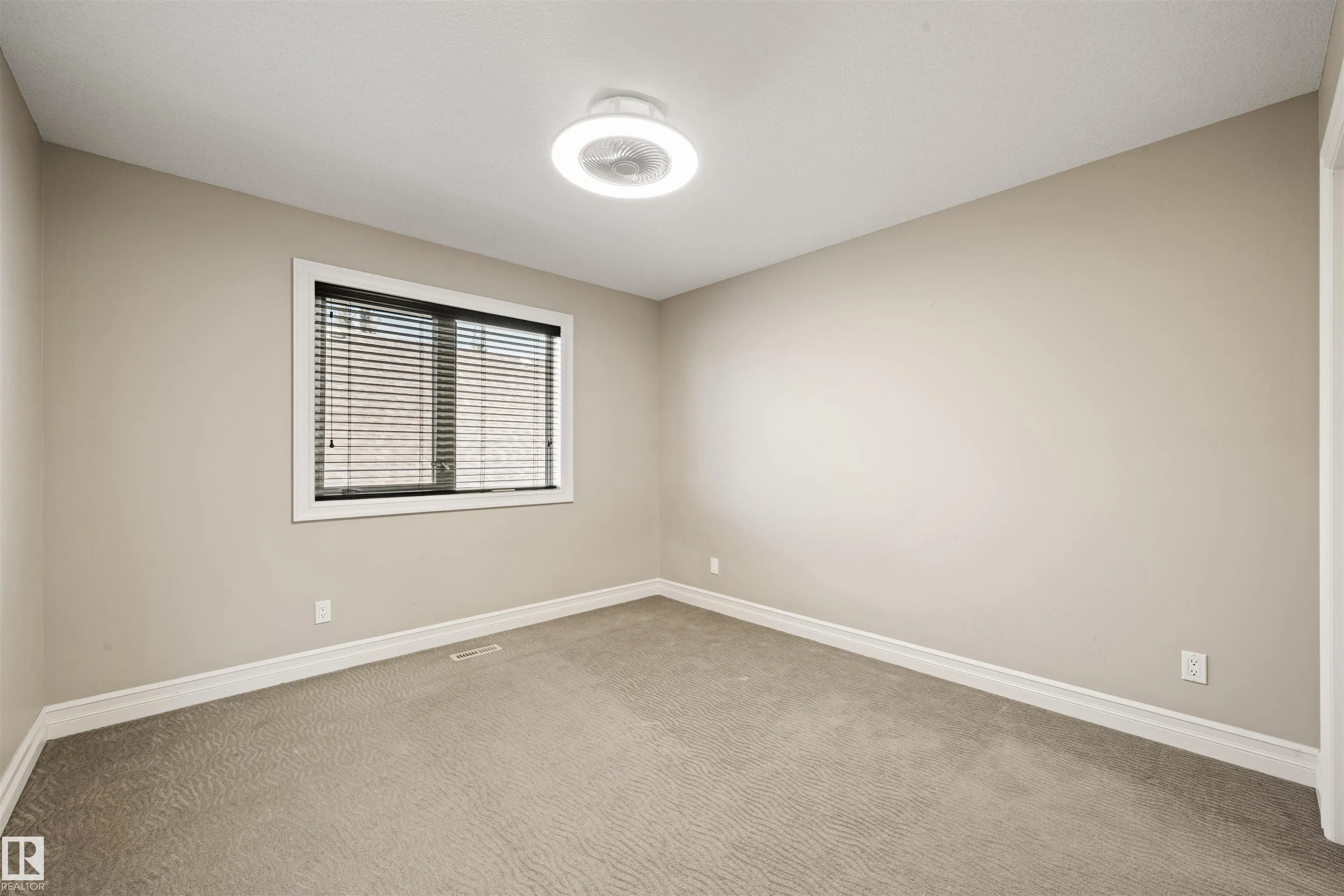 2422 WARRY Place