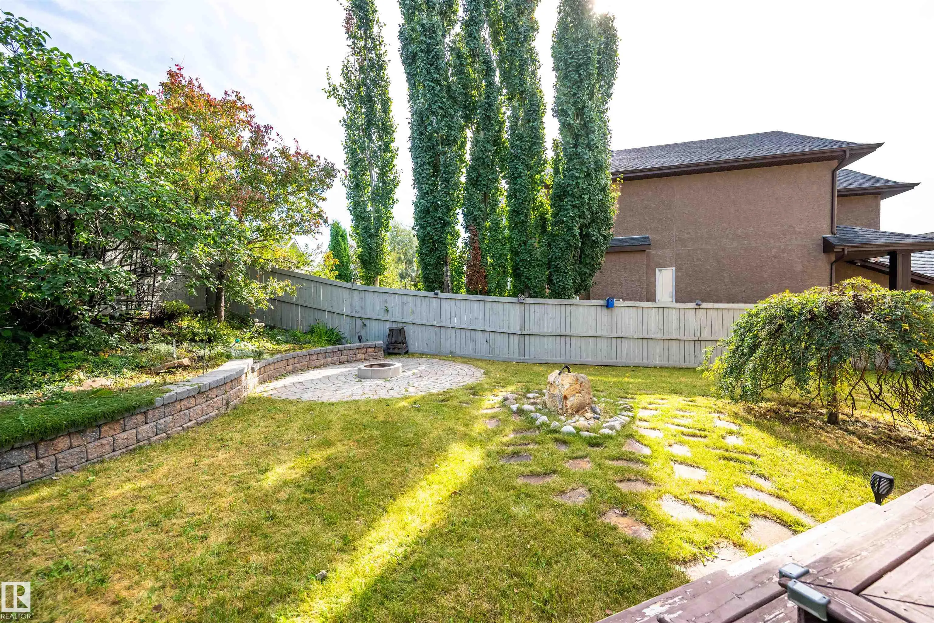 2422 WARRY Place