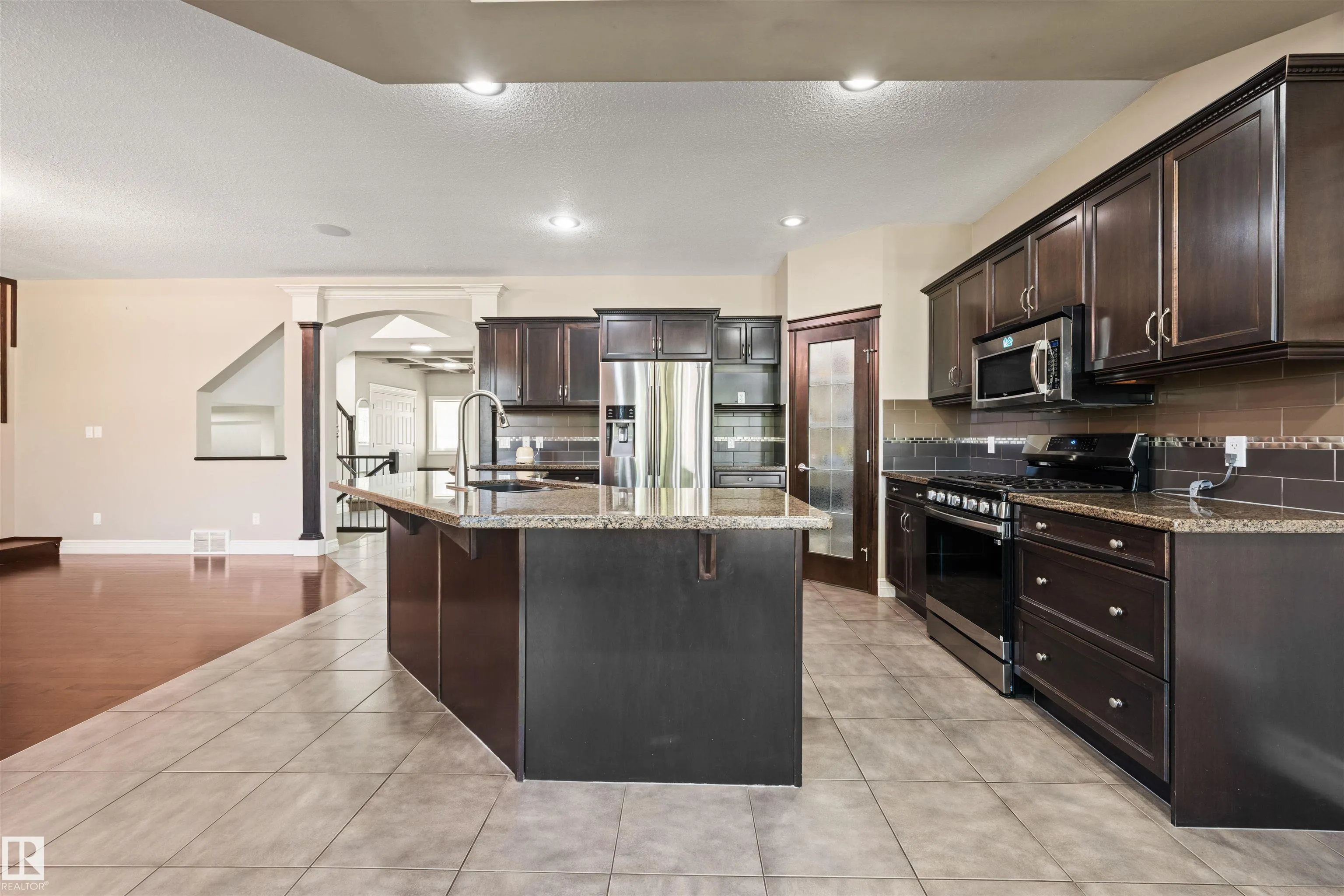 2422 WARRY Place