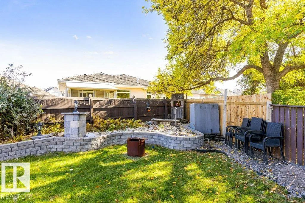 14 CIRCLEWOOD Drive