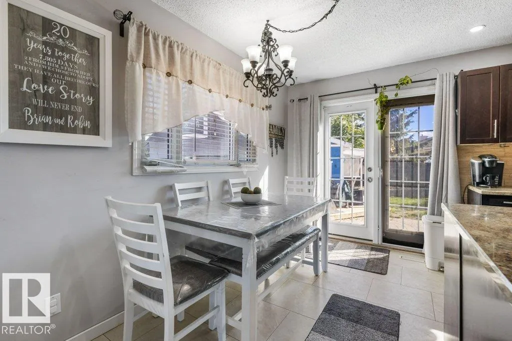 14 CIRCLEWOOD Drive