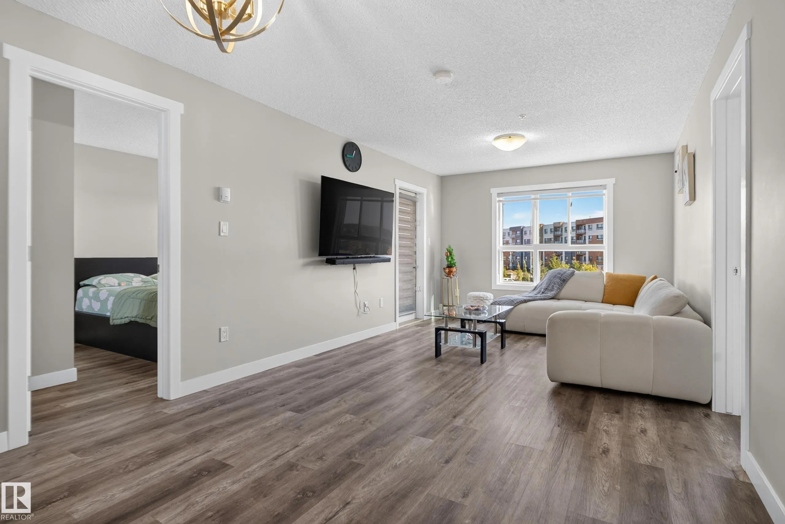 1506 TAMARACK Boulevard