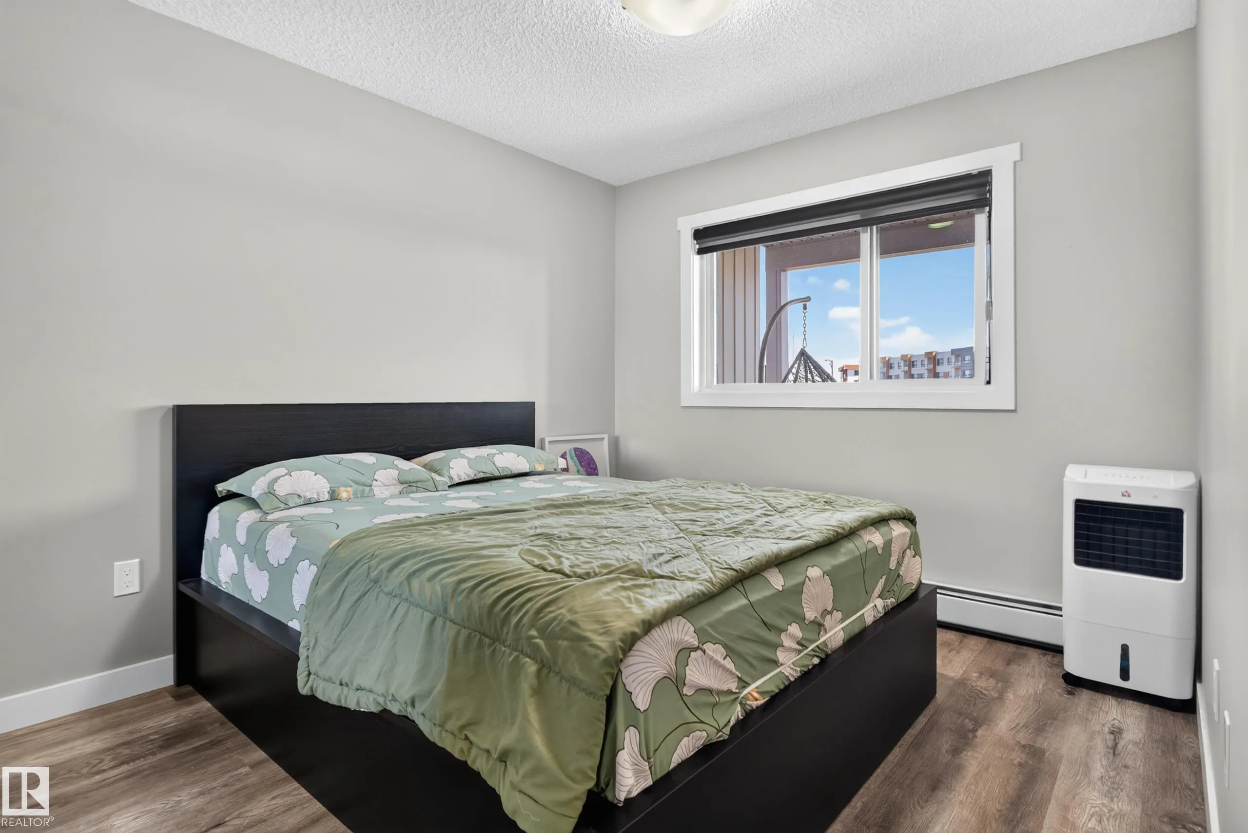 1506 TAMARACK Boulevard
