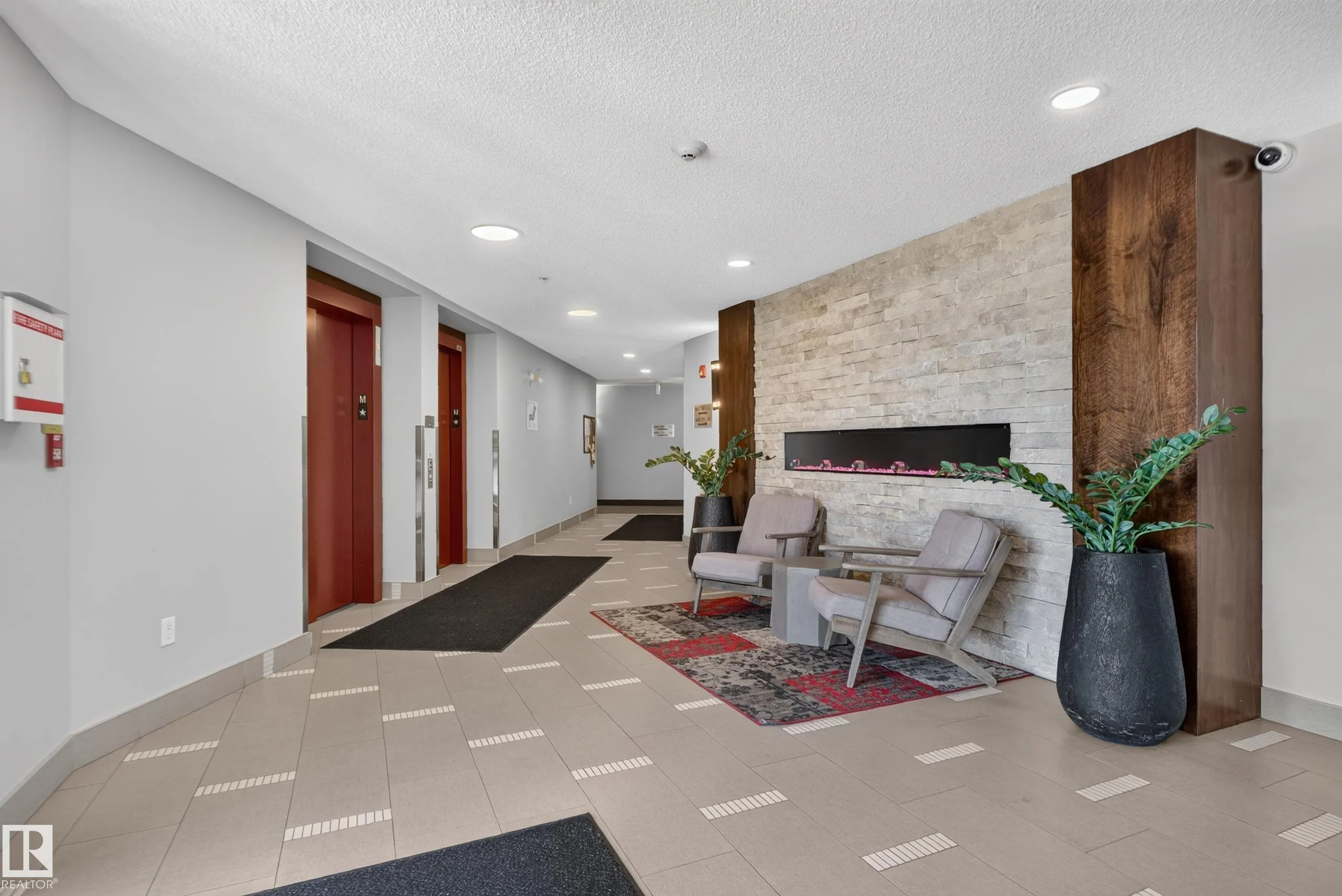 1506 TAMARACK Boulevard