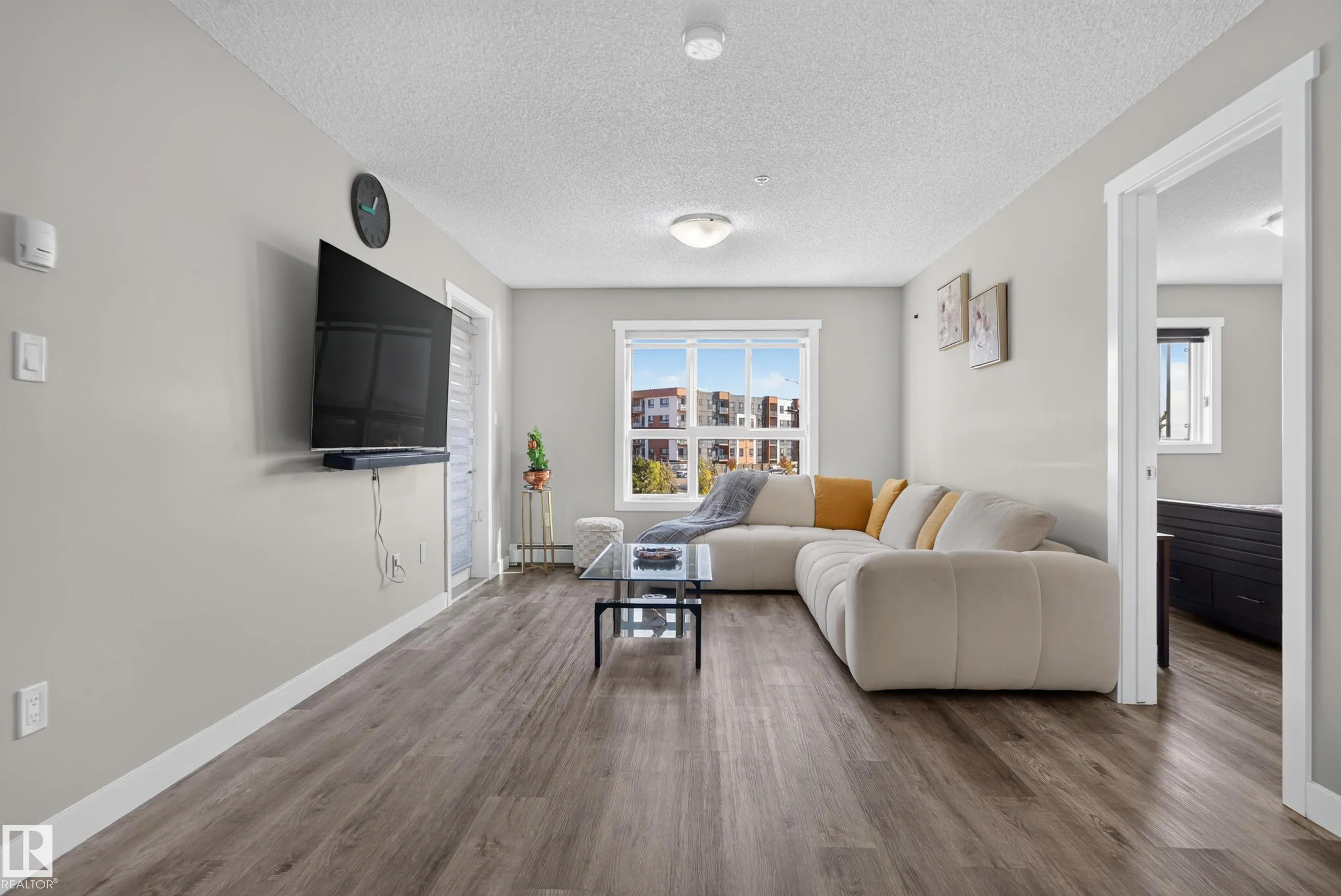 1506 TAMARACK Boulevard