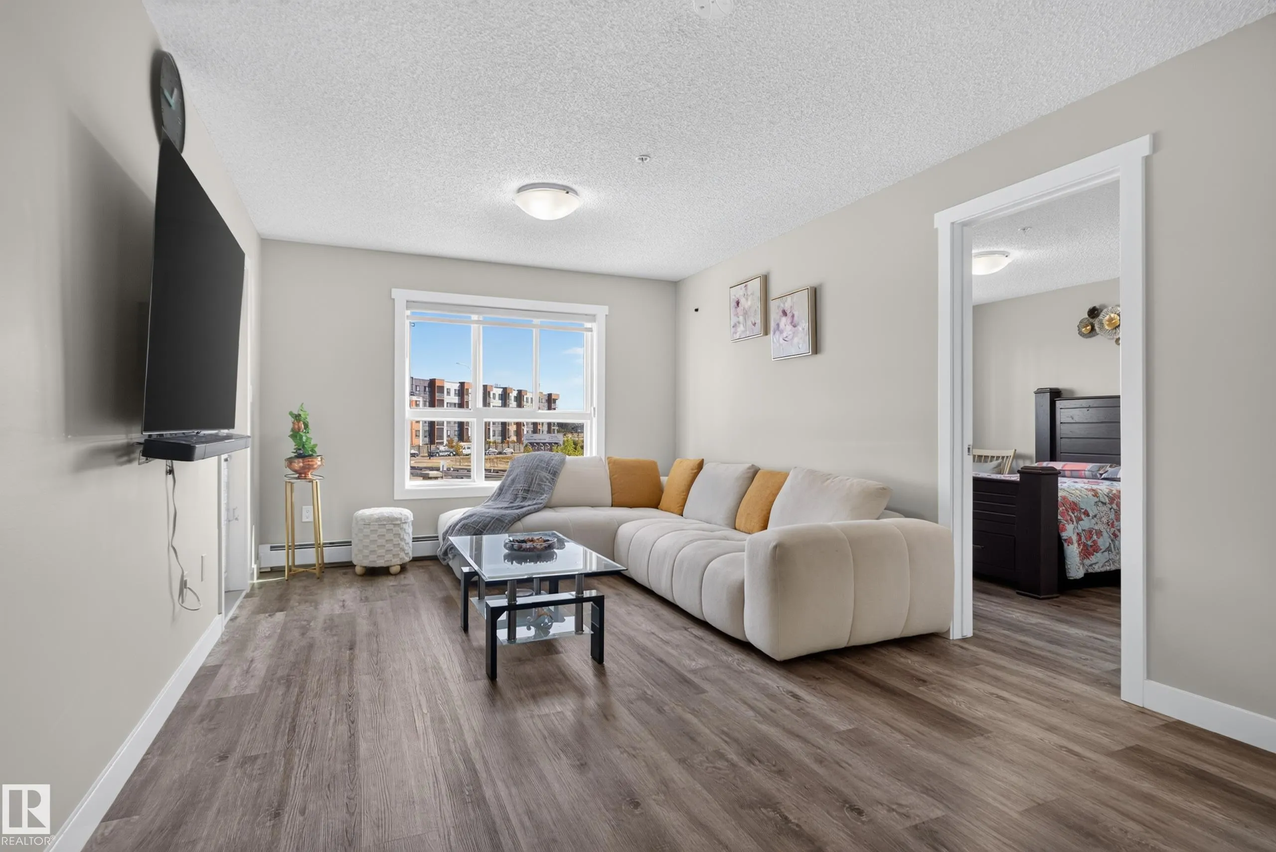 1506 TAMARACK Boulevard