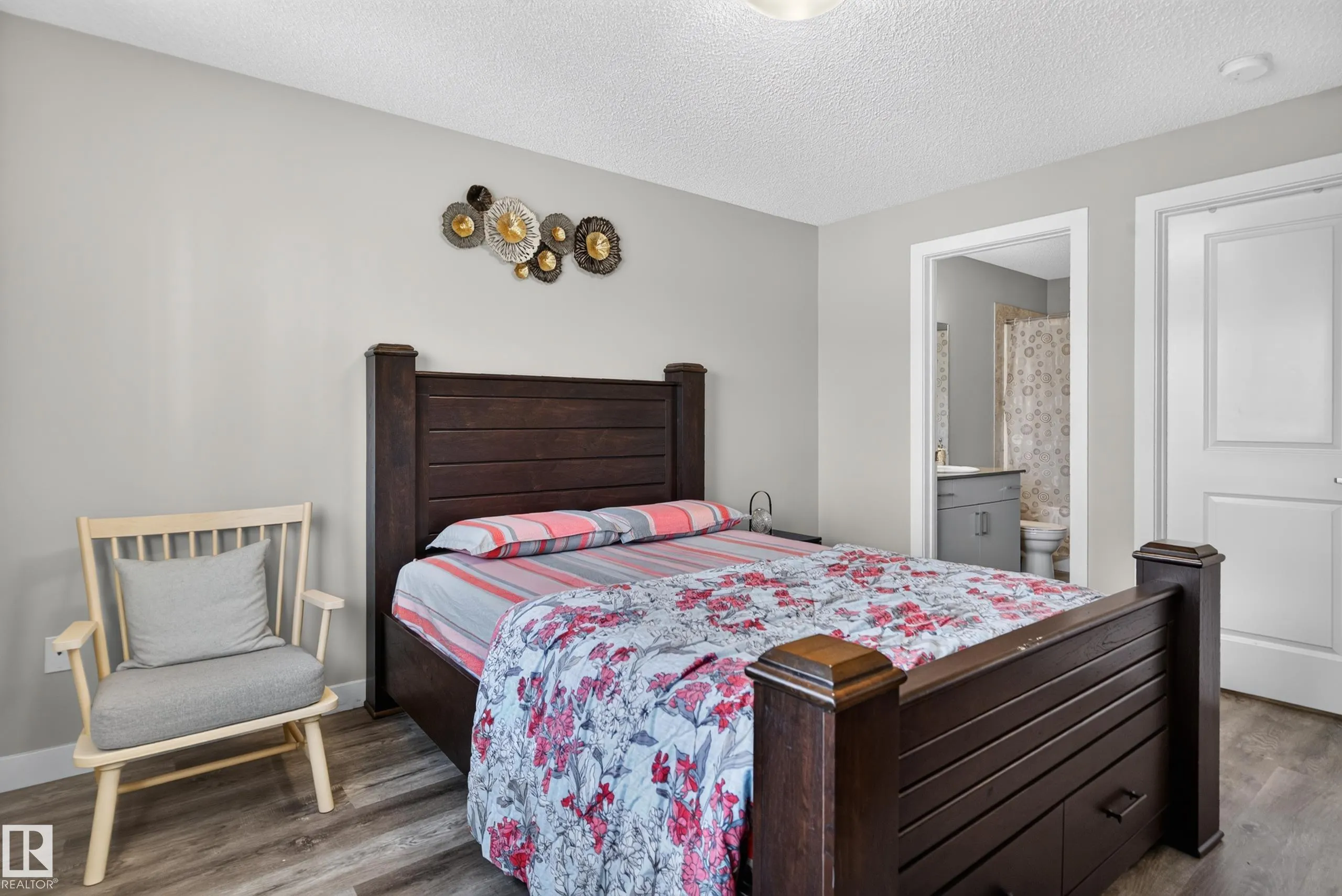 1506 TAMARACK Boulevard