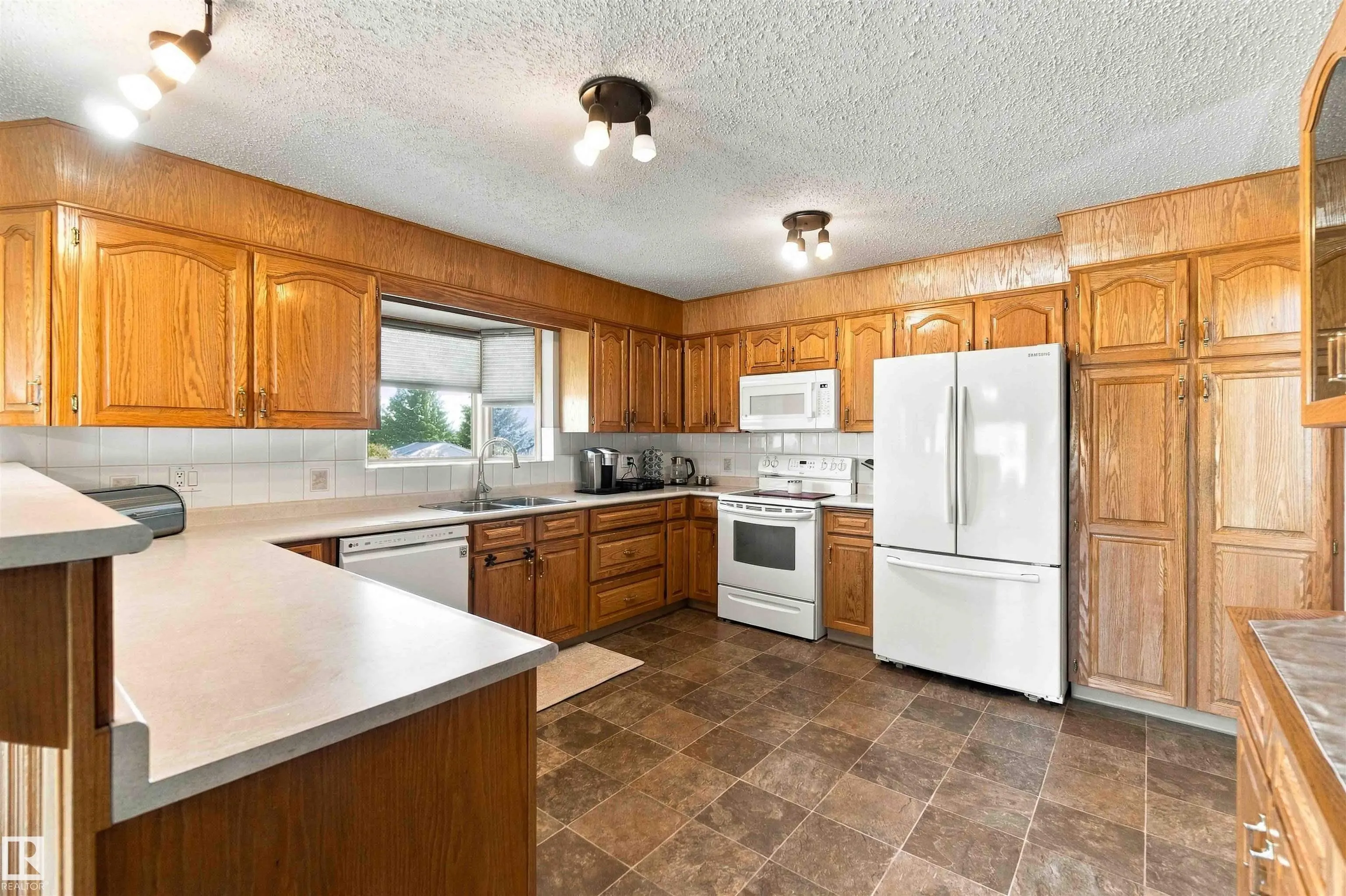 16, 56019 Rge Rd 230