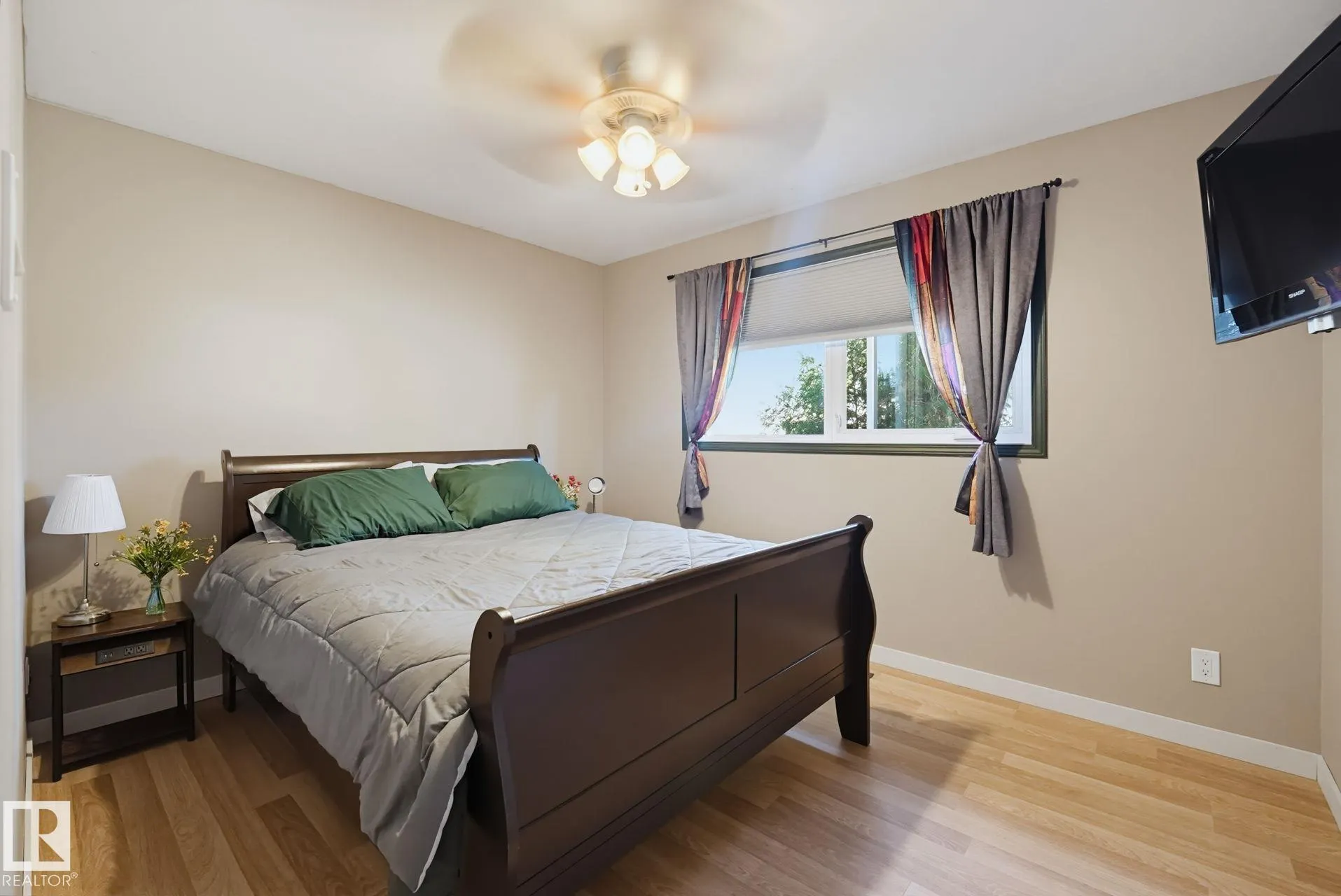10207 & 10209 120 Avenue