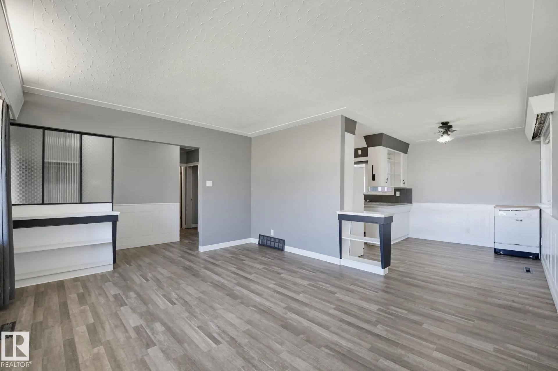 10207 & 10209 120 Avenue