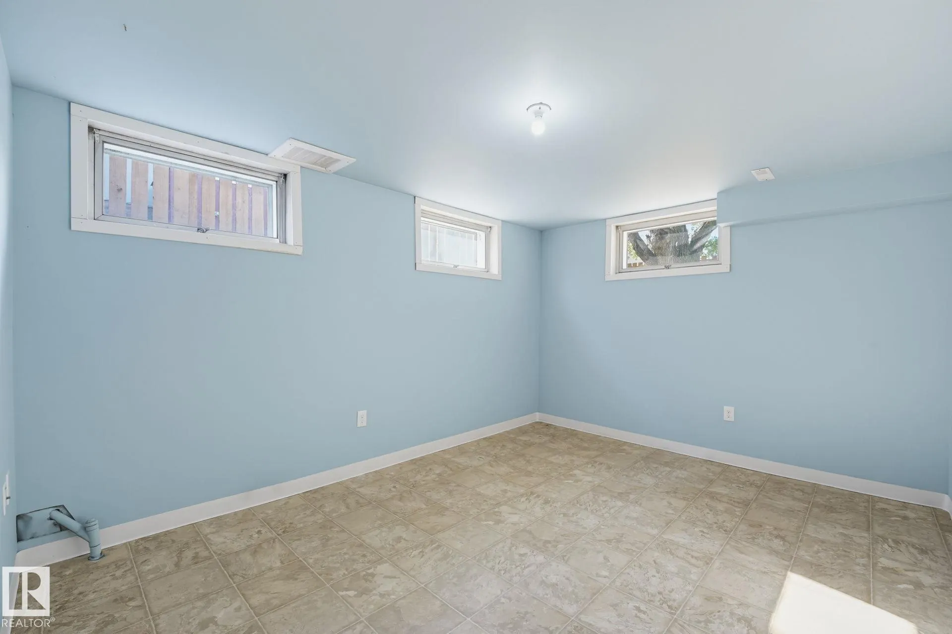 10207 & 10209 120 Avenue