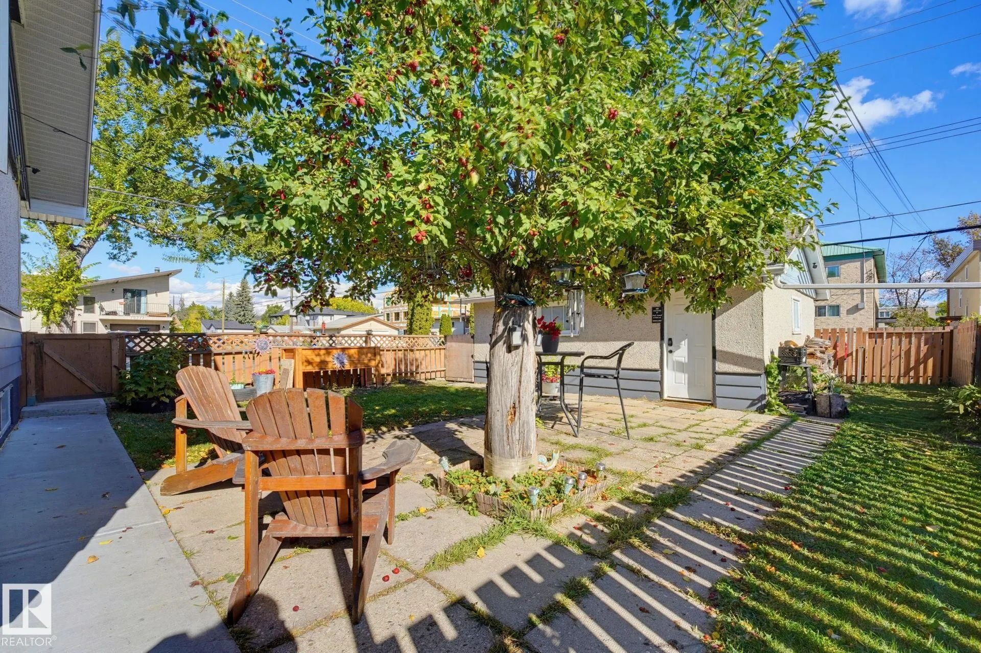 10207 & 10209 120 Avenue