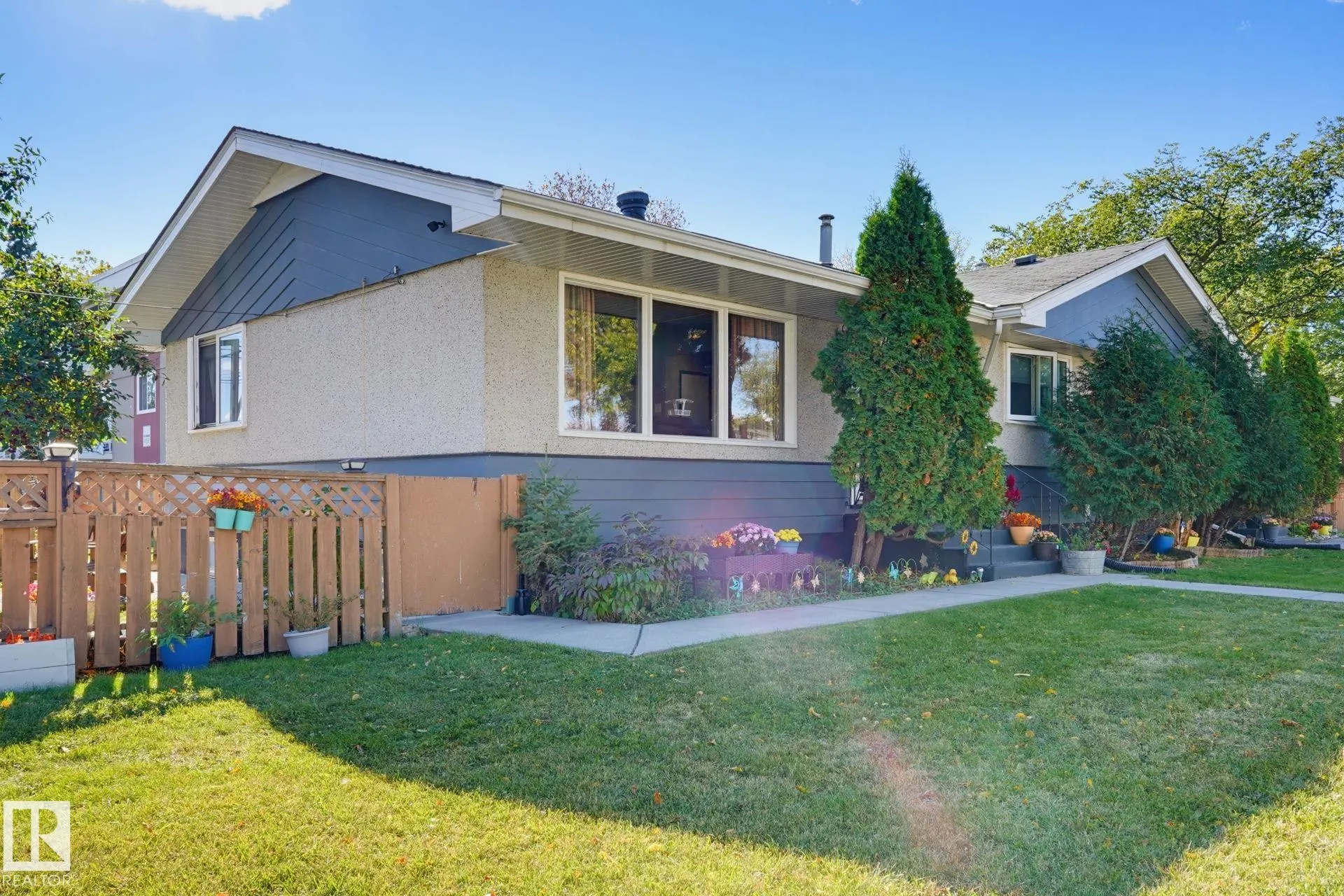 10207 & 10209 120 Avenue