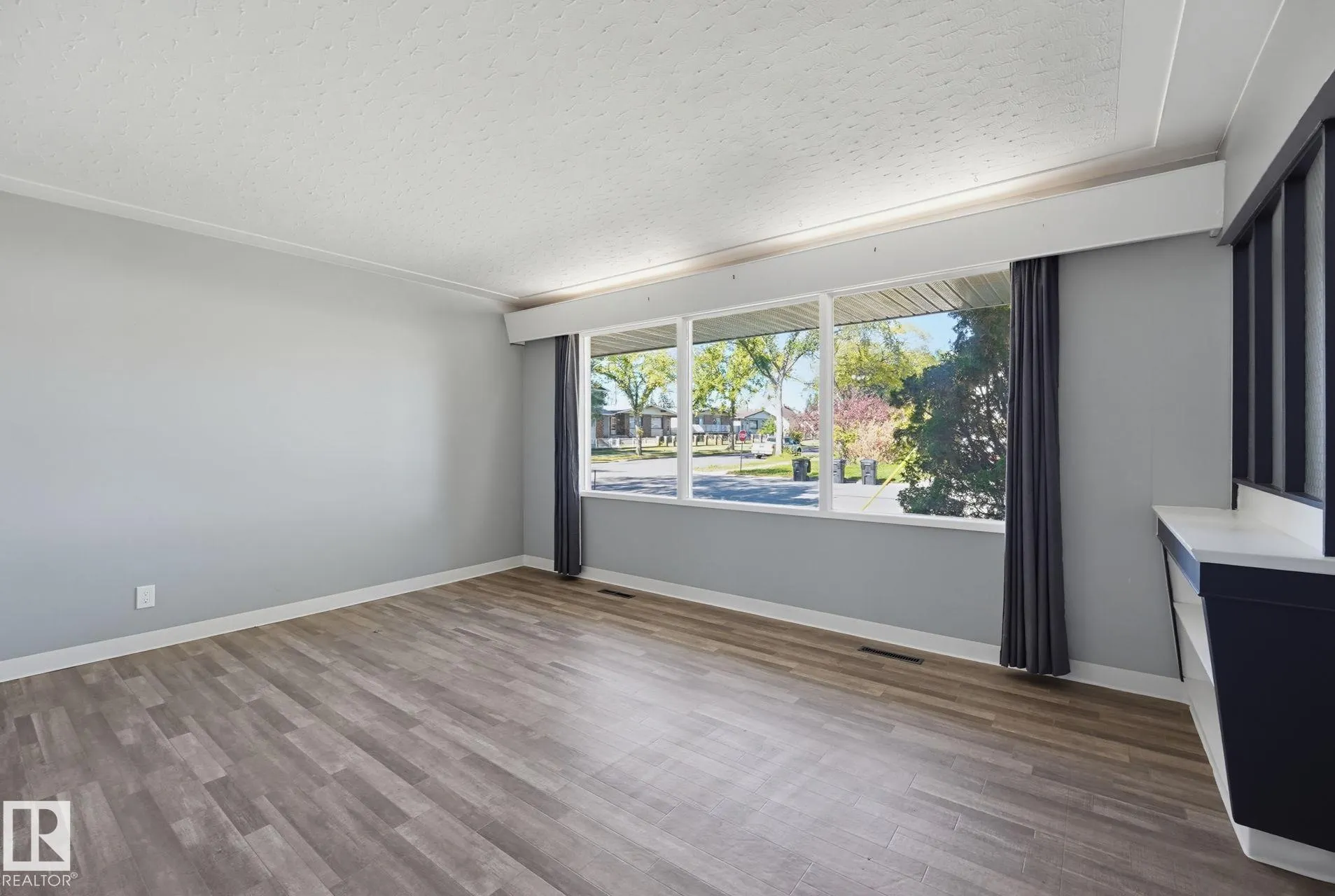 10207 & 10209 120 Avenue