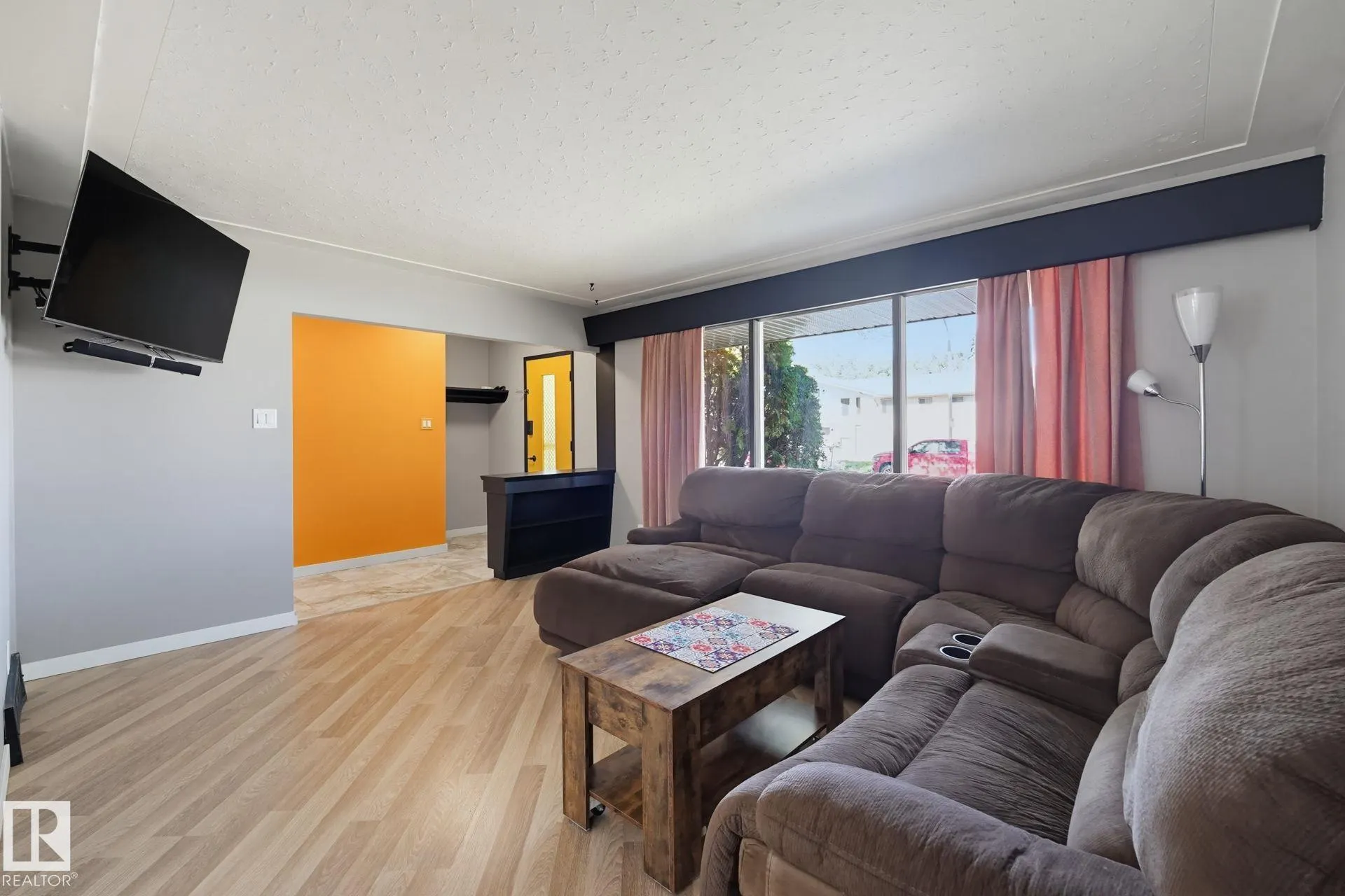 10207 & 10209 120 Avenue